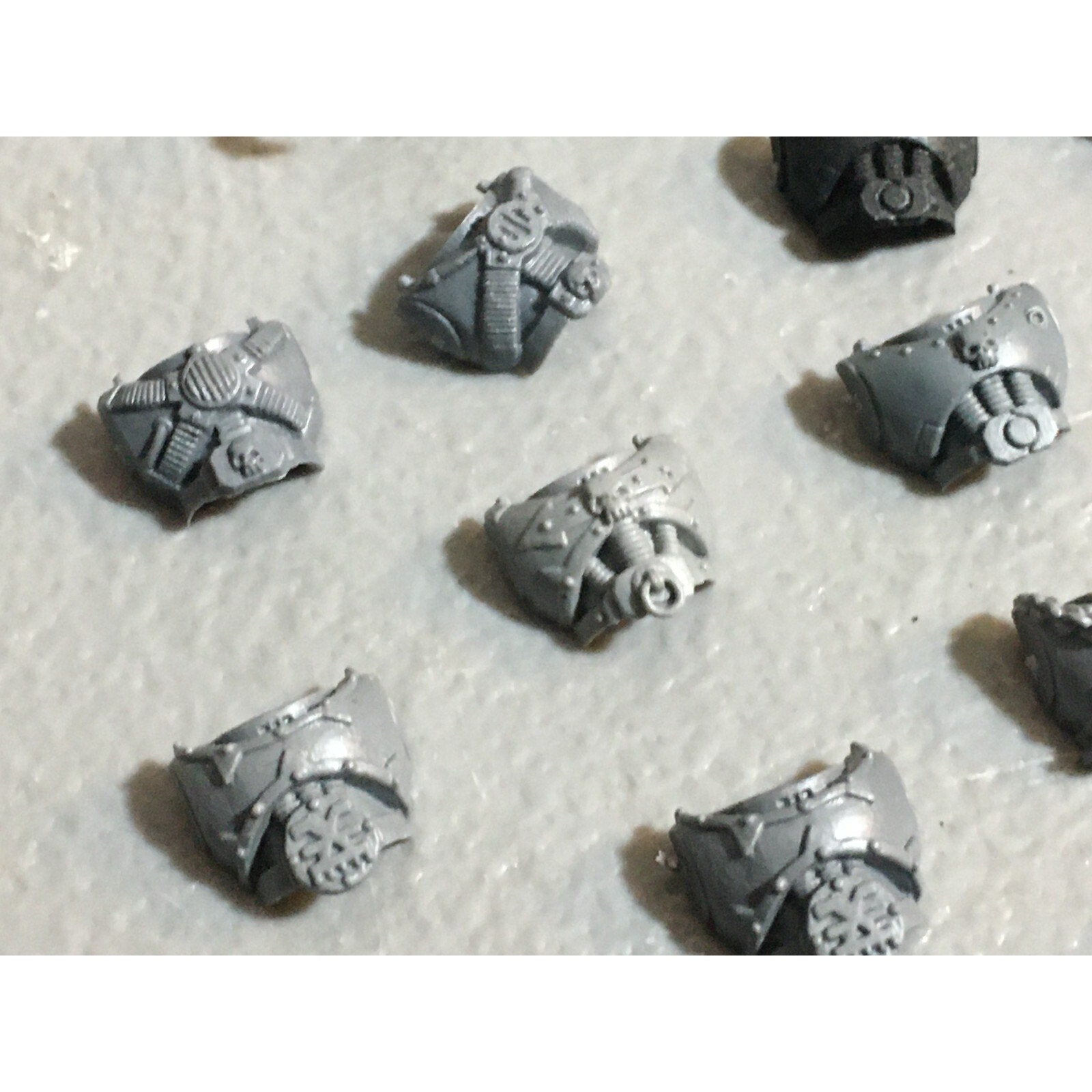 A23073 WARHAMMER 40K CSM CHAOS SPACE MARINES BITS LOT HEADS TORSOS GW
