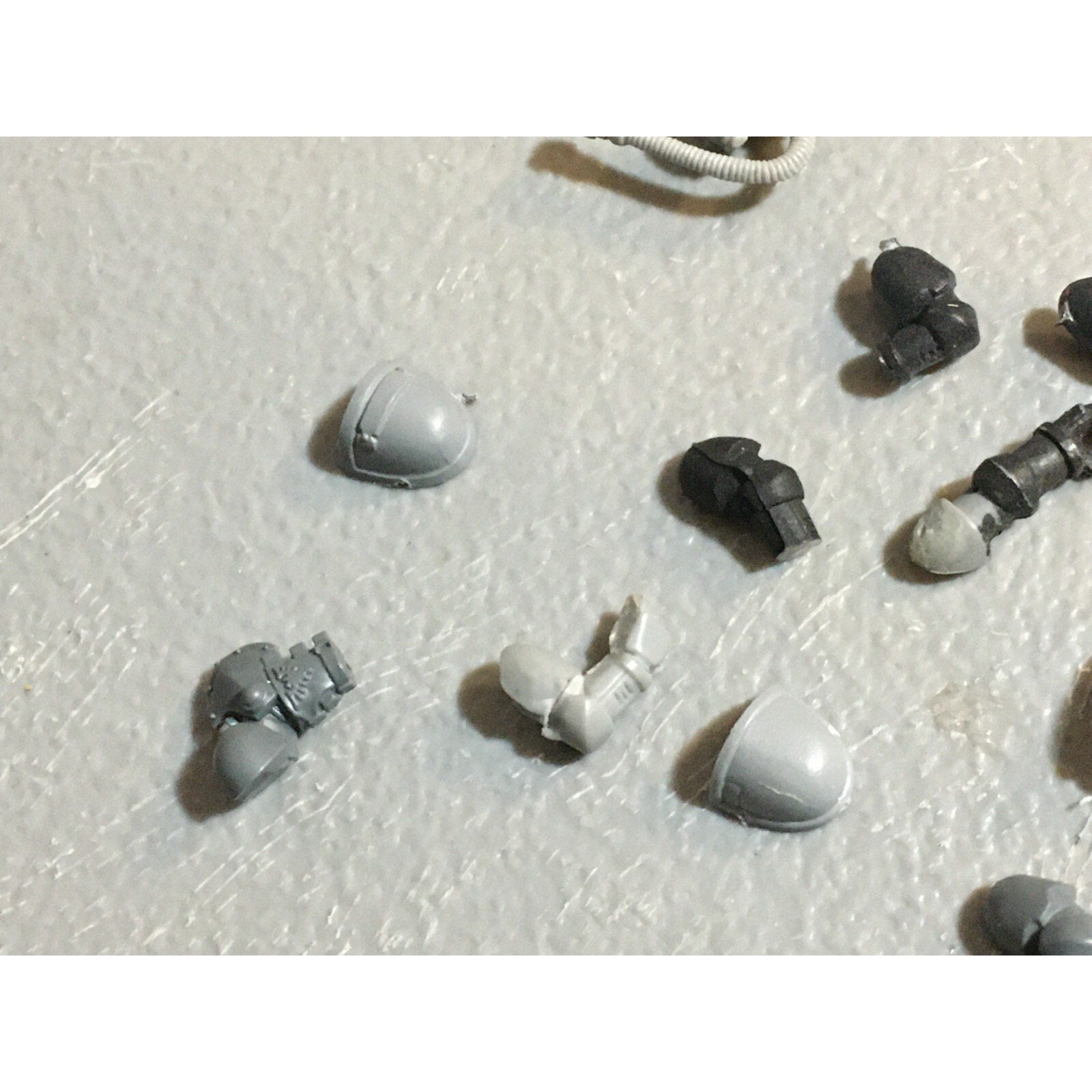 A23463 WARHAMMER 40K SPACE MARINES BITS LOT ARMS HEADS GAMES WORKSHOP GW