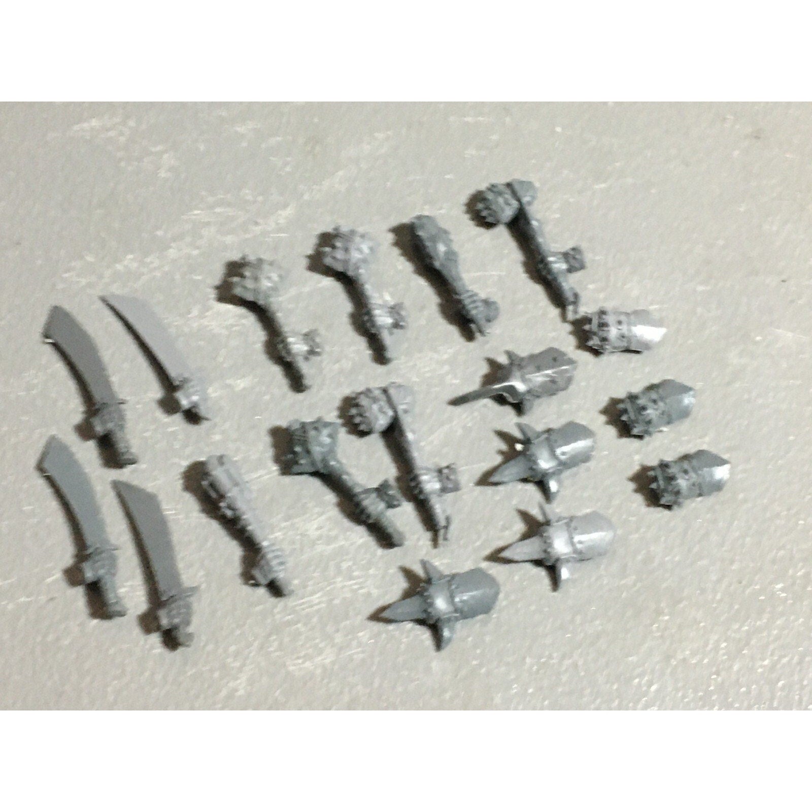 A22580 WARHAMMER FANTASY OGRE KINGDOMS BITS LOT HANDS GAMES WORKSHOP GW