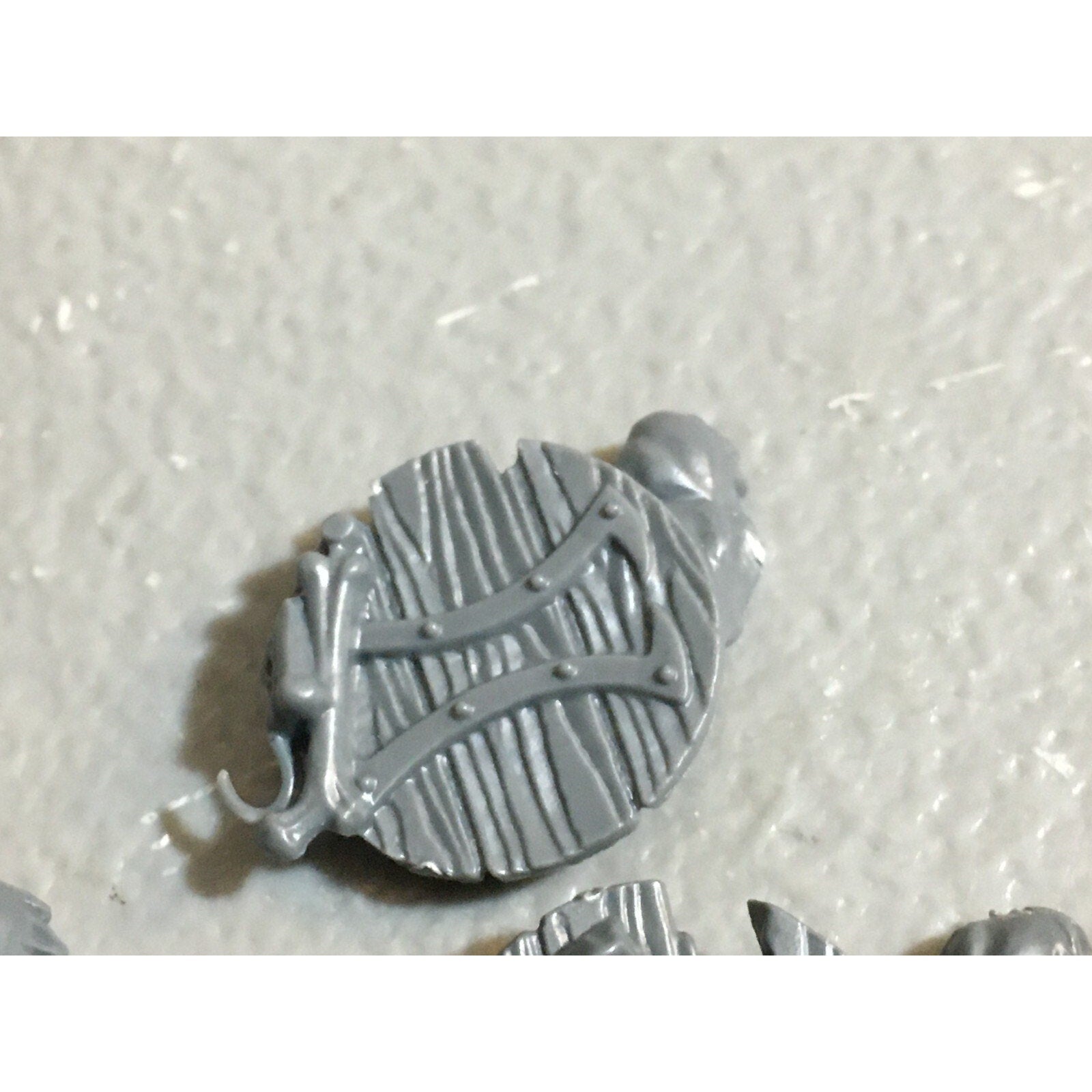 A23096 WARHAMMER FANTASY CHAOS BEASTMEN BITS LOT GOR SHIELDS GAMES WORKSHOP