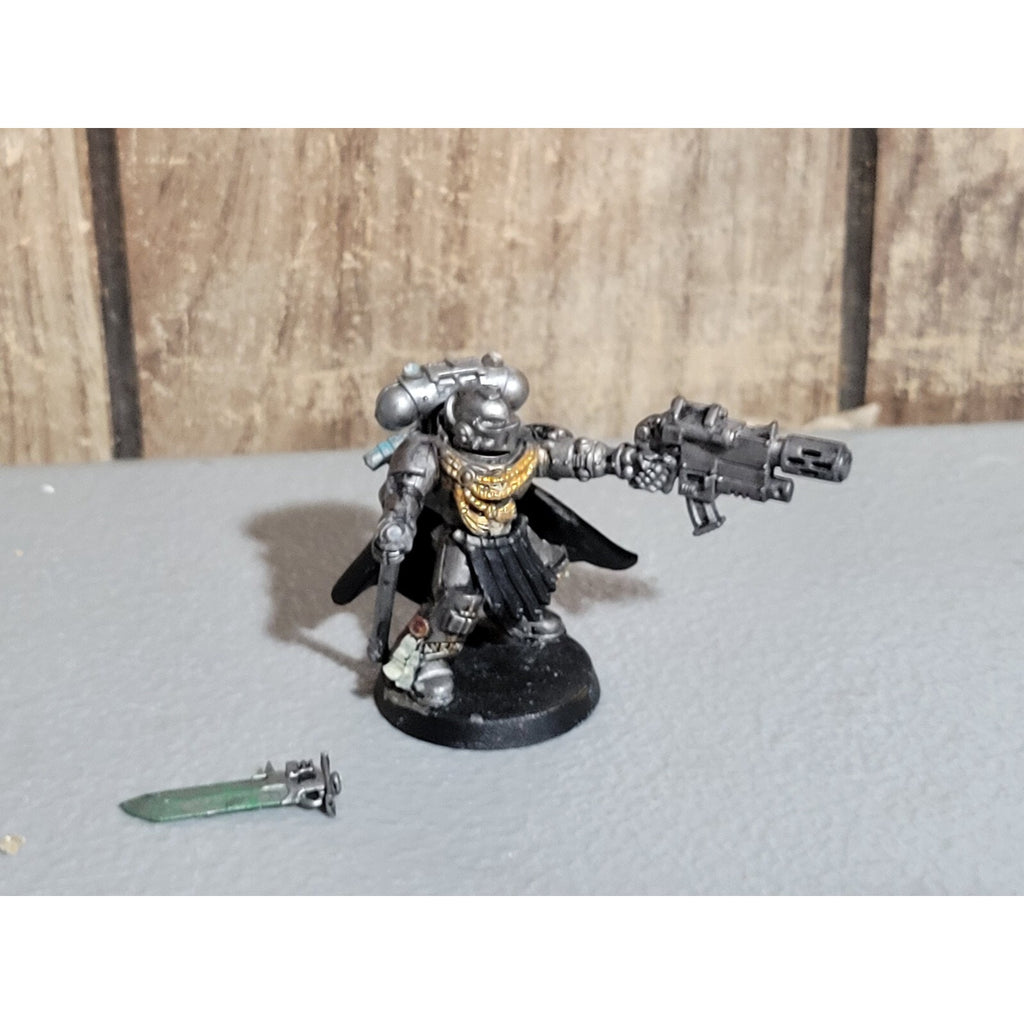 A18419 WARHAMMER 40K GREY KNIGHTS CUST CAPTAIN LIEUTENANT MISS SHOULDER PADS