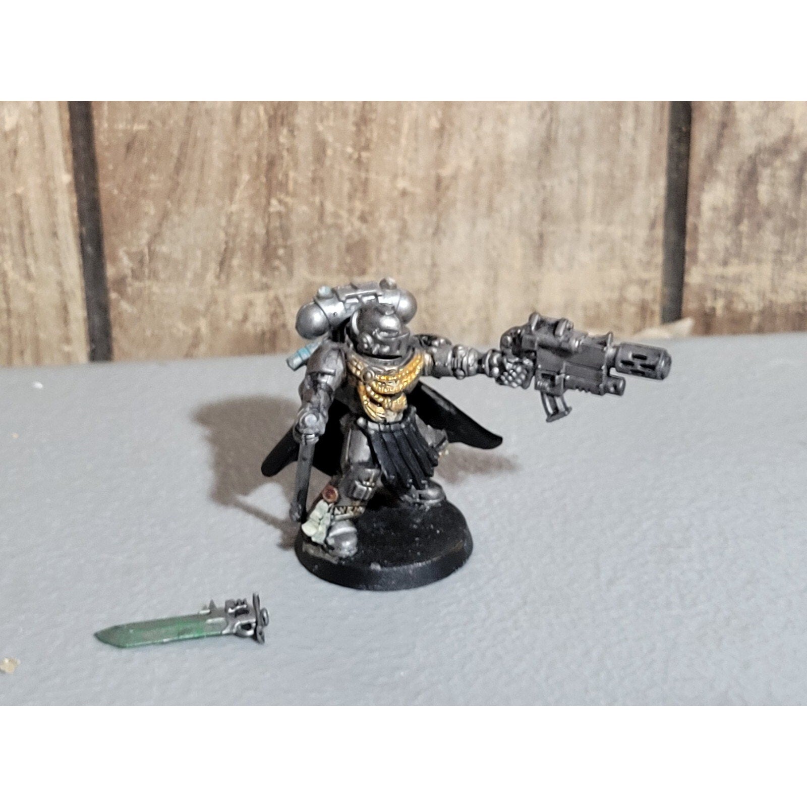 A18419 WARHAMMER 40K GREY KNIGHTS CUST CAPTAIN LIEUTENANT MISS SHOULDER PADS