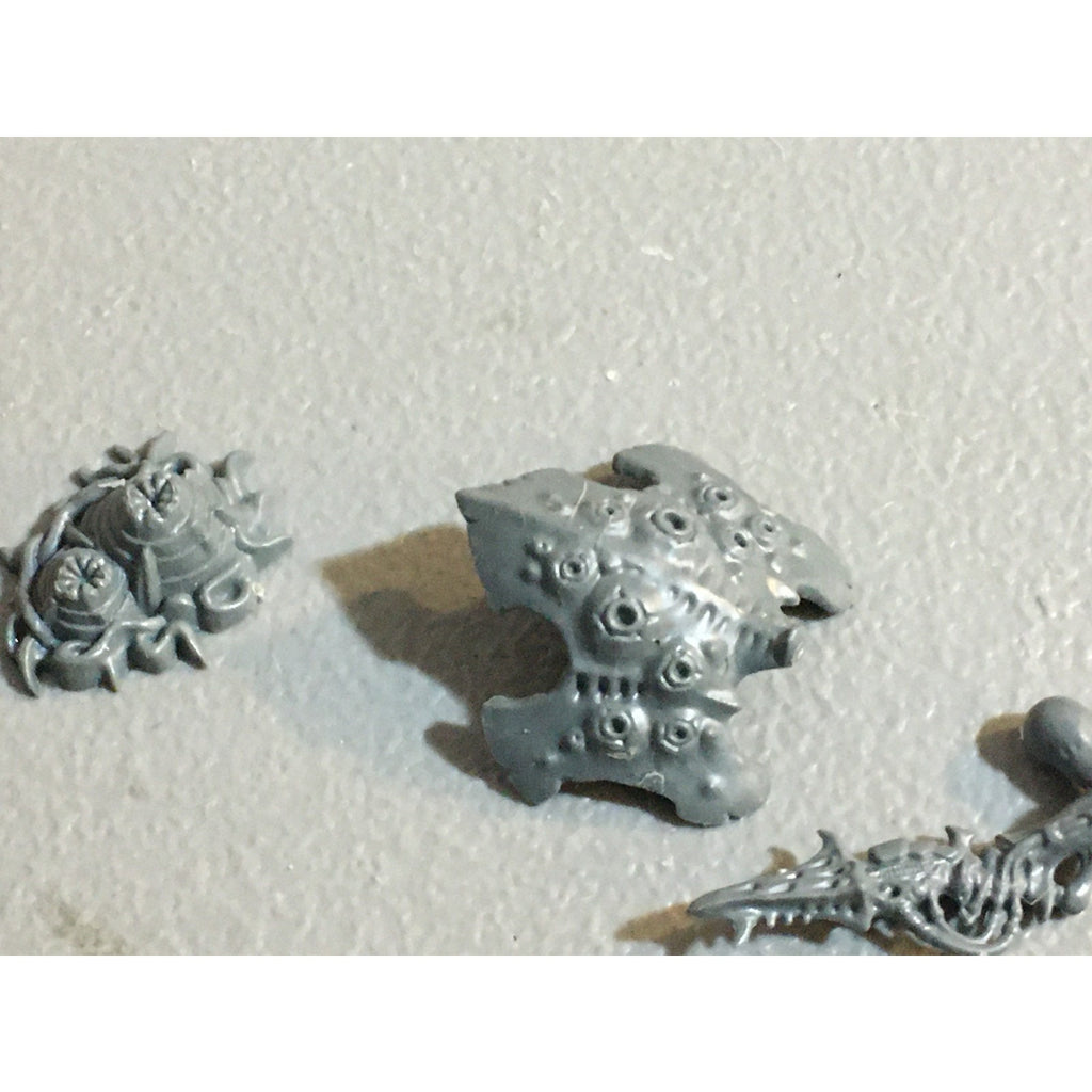 A30755 WARHAMMER 40K TYRANIDS BITS LOT TERVIGON TERMAGANT CARNIFEX GW