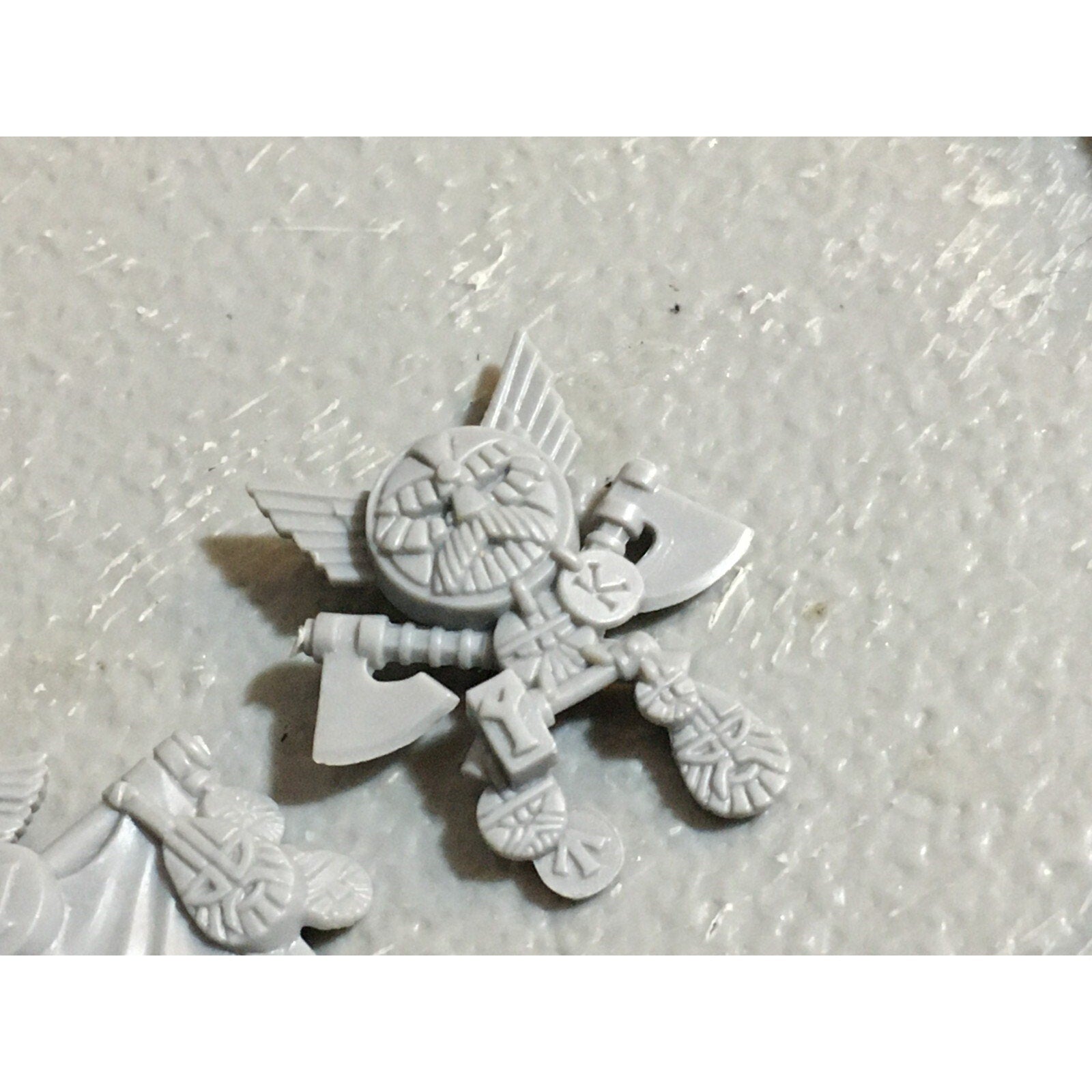 A23401 WARHAMMER FANTASY DWARFS BITS LOT WARRIORS TORSO BANNER GAMES WORKSHOP GW