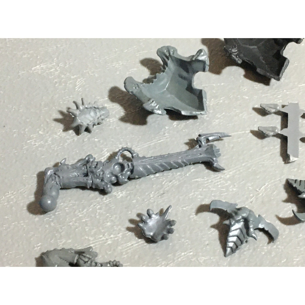 A22318 WARHAMMER 40K TYRANIDS BITS LOT MIXED GAMES WORKSHOP GW