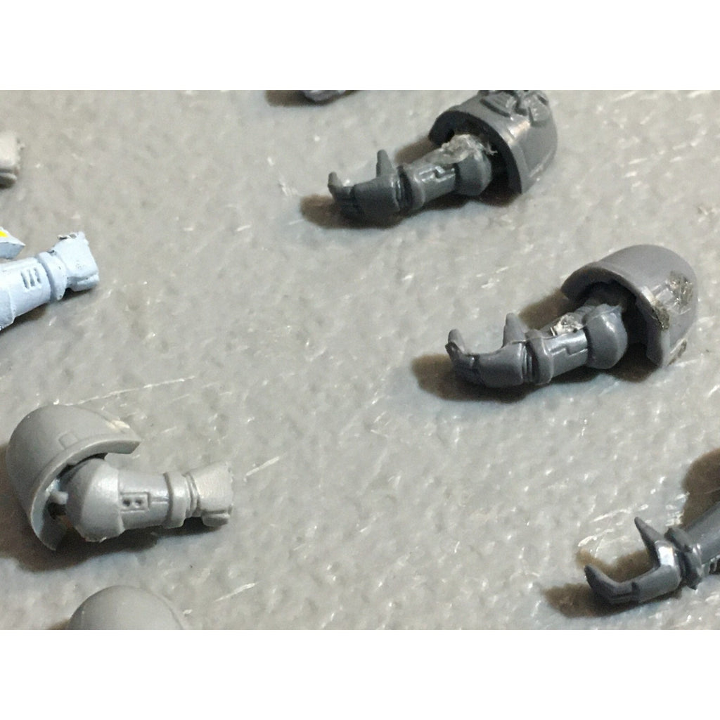 A23083 WARHAMMER 40K SPACE MARINES BITS LOT ARMS GAMES WORKSHOP GW
