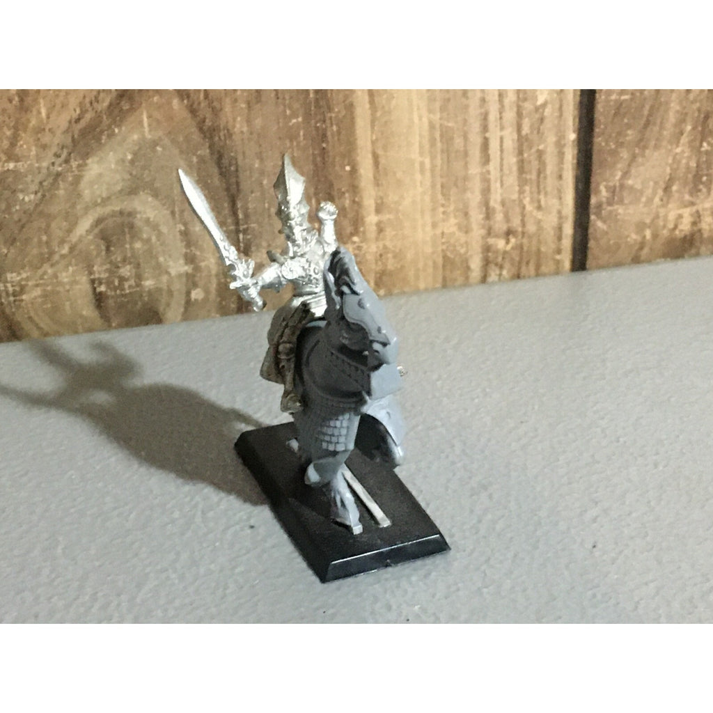 A23909 WARHAMMER FANTASY HIGH ELVES METAL MOUNTED HERO ARDATH NO SHIELD ALT HORS