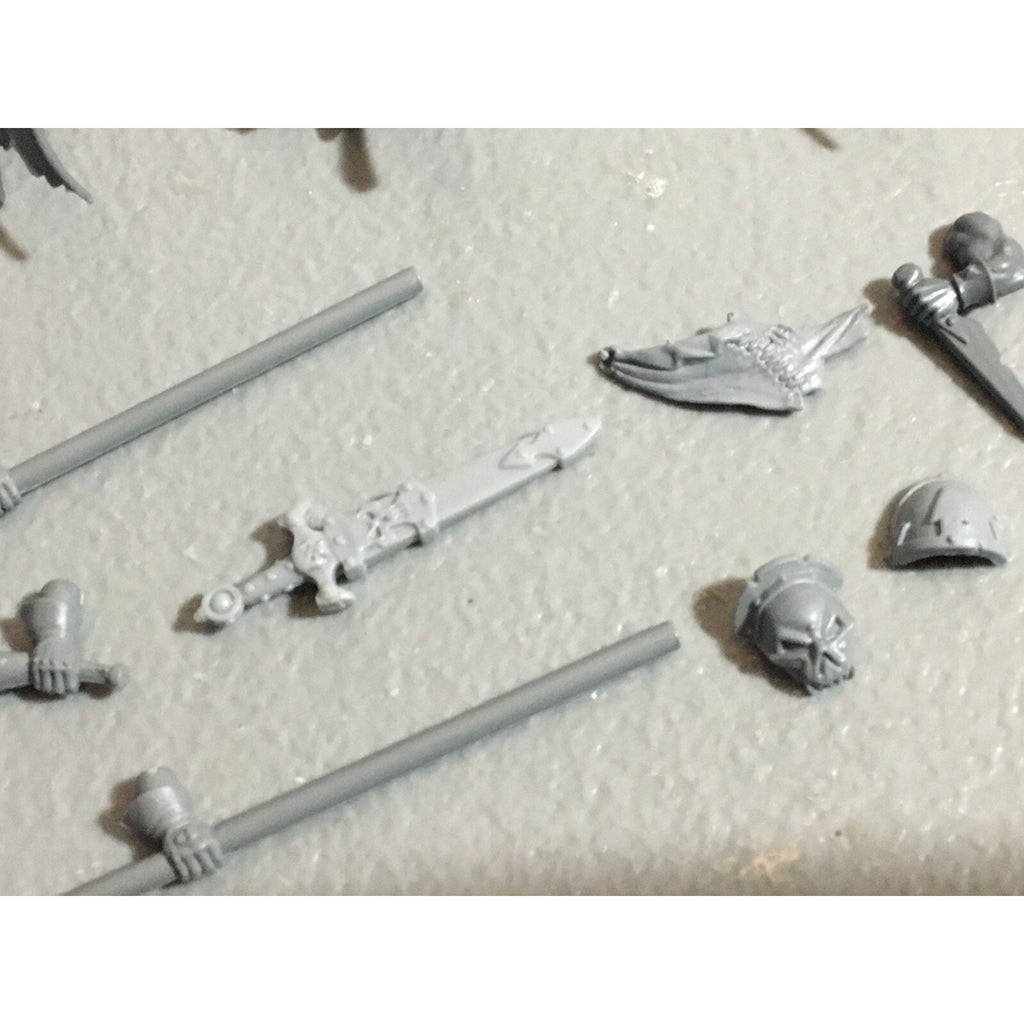 A22266 WARHAMMER FANTASY CHAOS MORTALS BITS LOT MIXED BANNERS ACCESSORIES GW