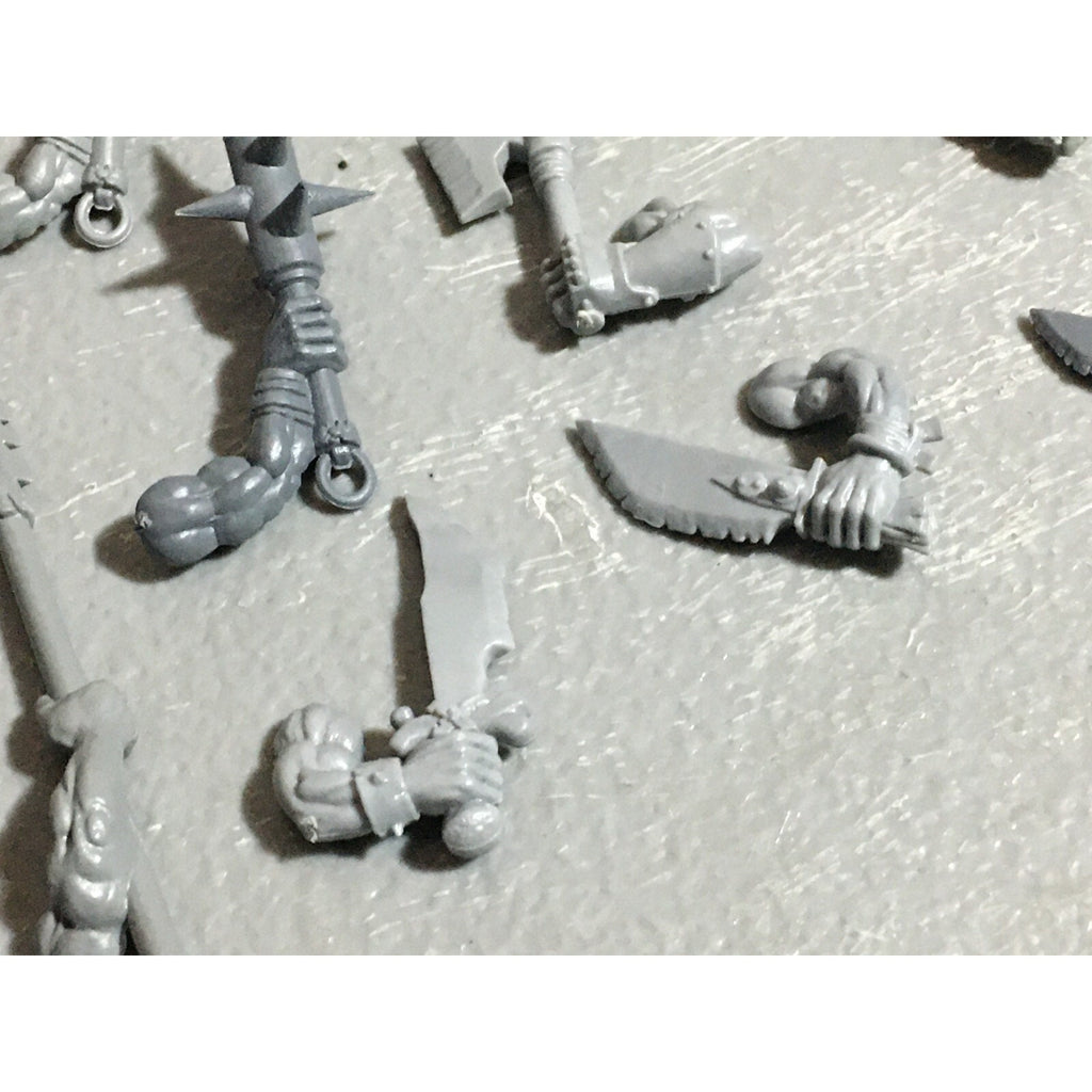 A22612 WARHAMMER FANTASY ORCS & GOBLINS BITS LOT ORC BOYZ HAND WEAPONS & SPEARS