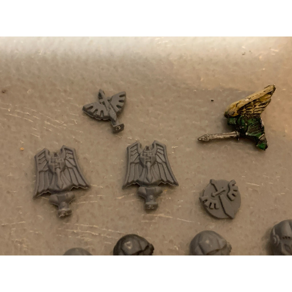 A23303 WARHAMMER 40K SPACE MARINES DARK ANGELS BITS LOT TERMINATOR HEADS 1 METAL