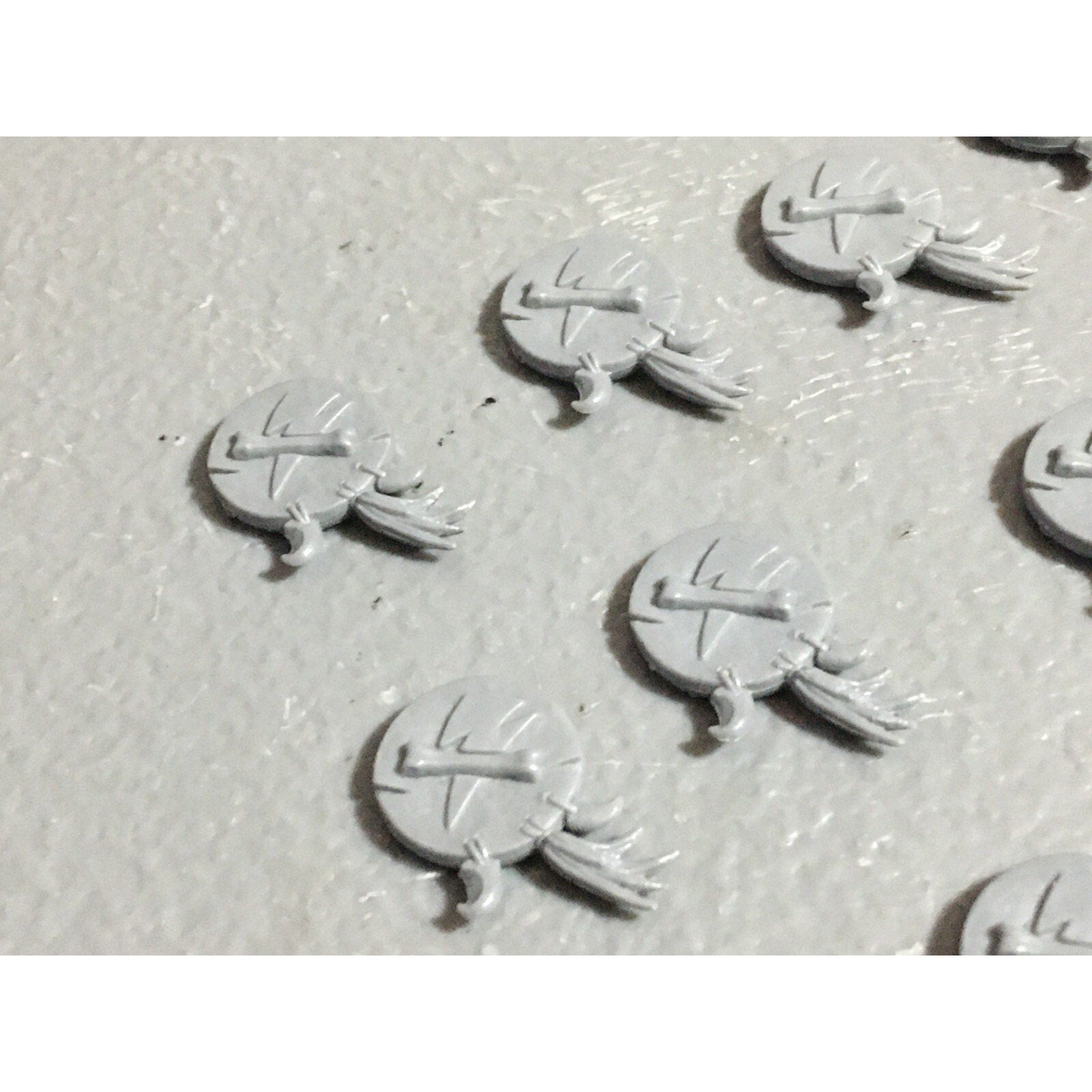 A22624 WARHAMMER FANTASY ORCS & GOBLINS BITS LOT GOBLIN SHIELD GAMES WORKSHOP GW