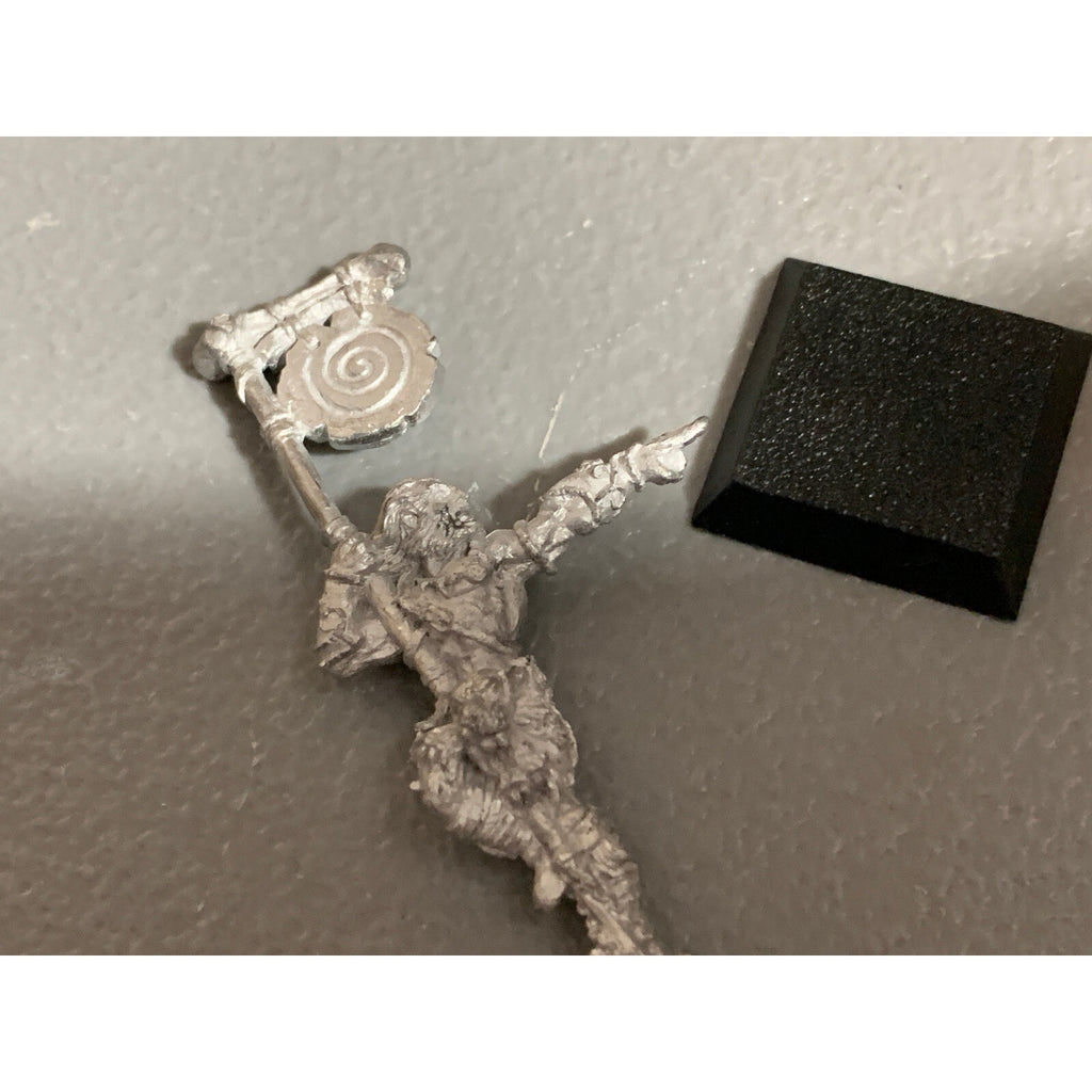 A10460 RACKHAM CONFRONTATION METAL OOP KELT STANDARD BEARER