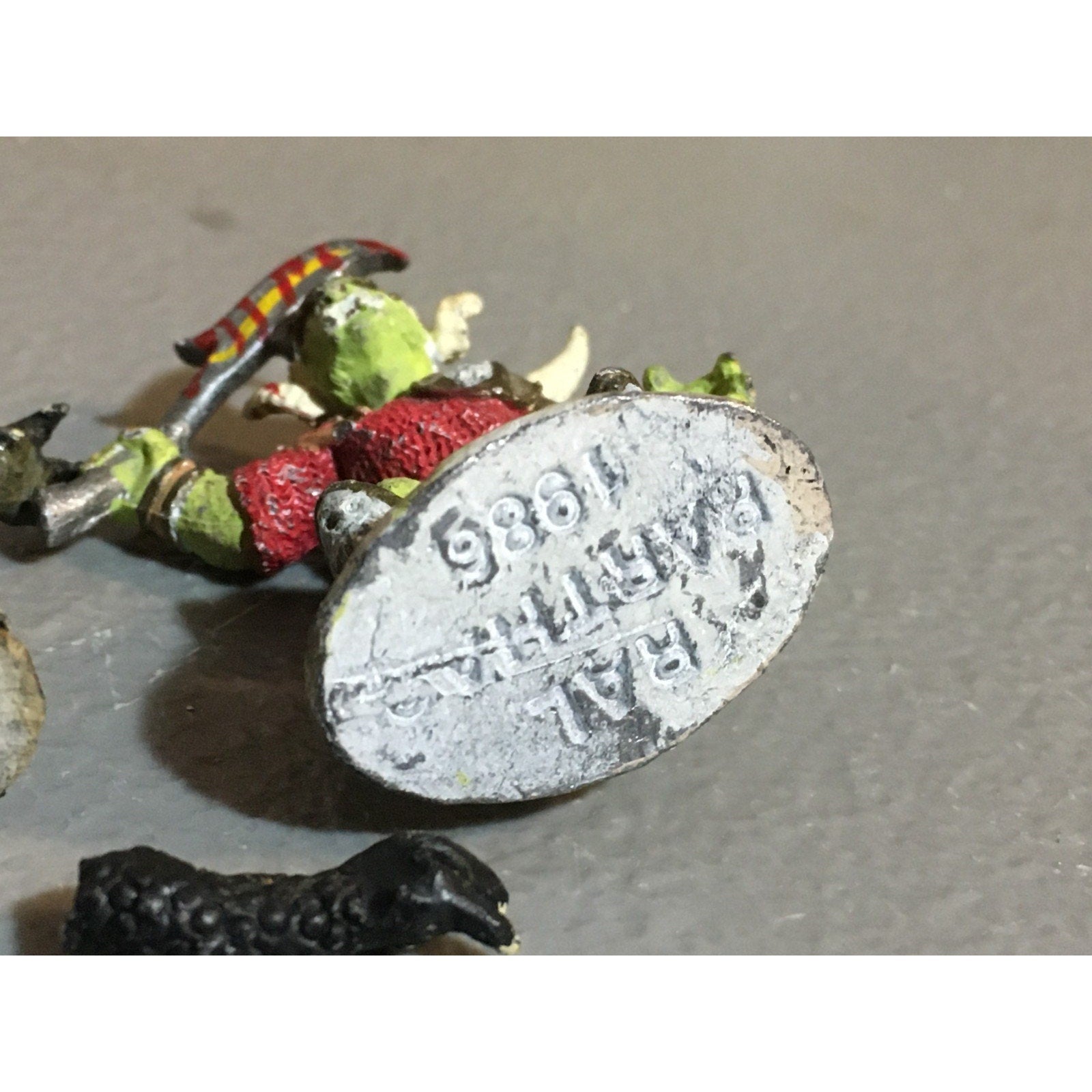 A24867 UNBRANDED METAL TABLETOP OLD OOP D&D FANTASY MONSTER ORC MINIATURES