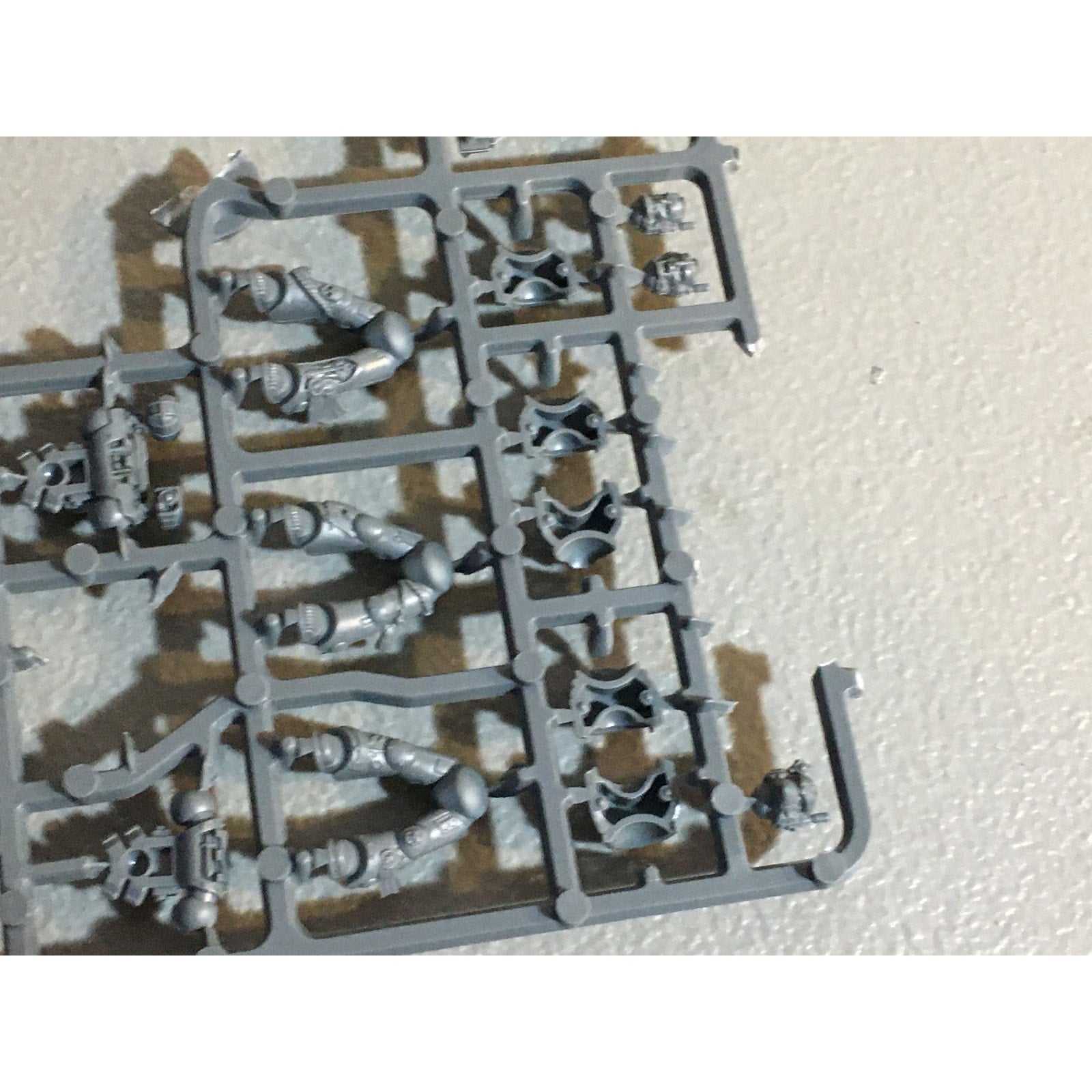 A29496 WARHAMMER 40K SPACE MARINES DARK ANGELS BITS ON SPRUE LOT RAVENWING GW