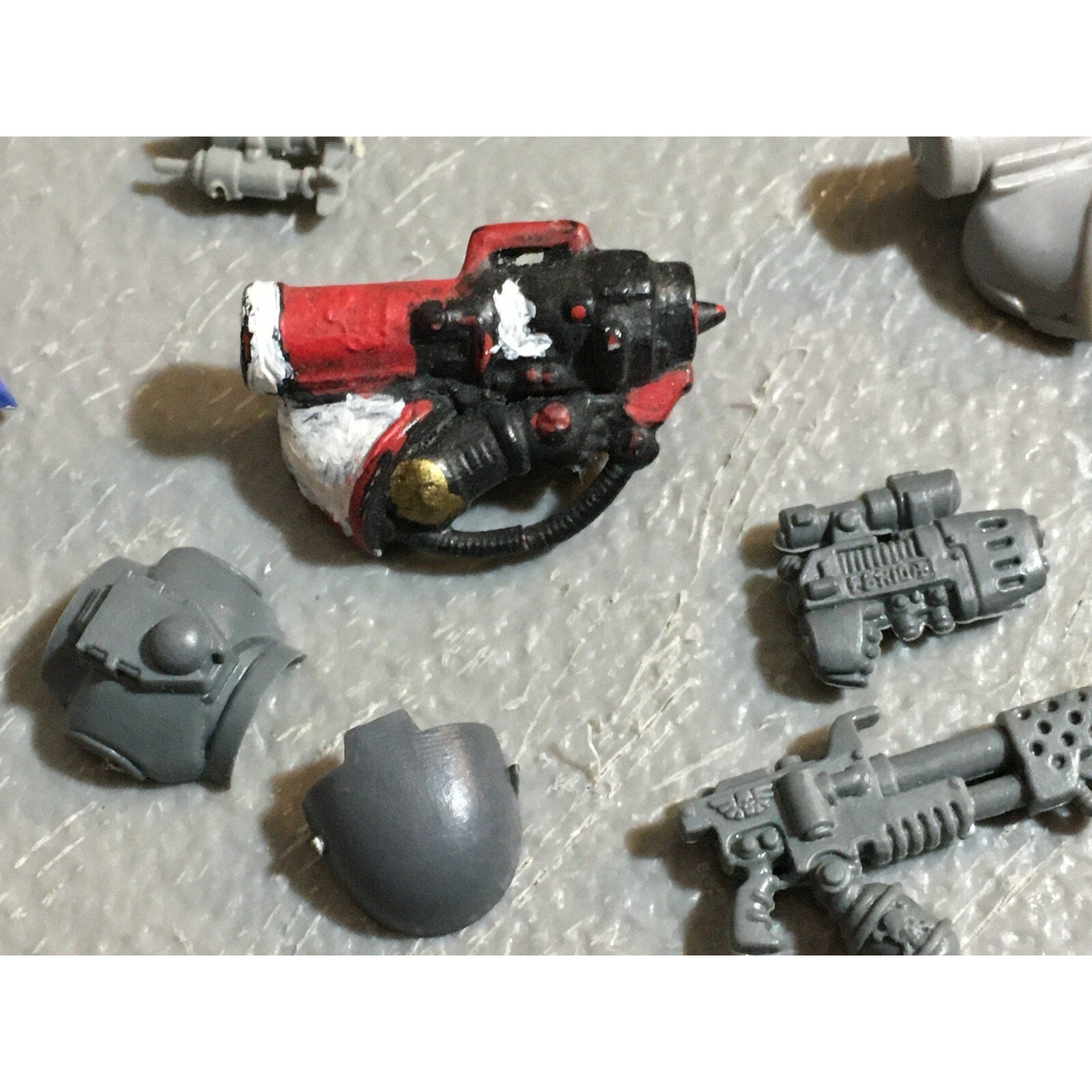 A23160 WARHAMMER 40K SPACE MARINES BITS LOT MIXED MISSILE BOLT GAMES WORKSHOP GW
