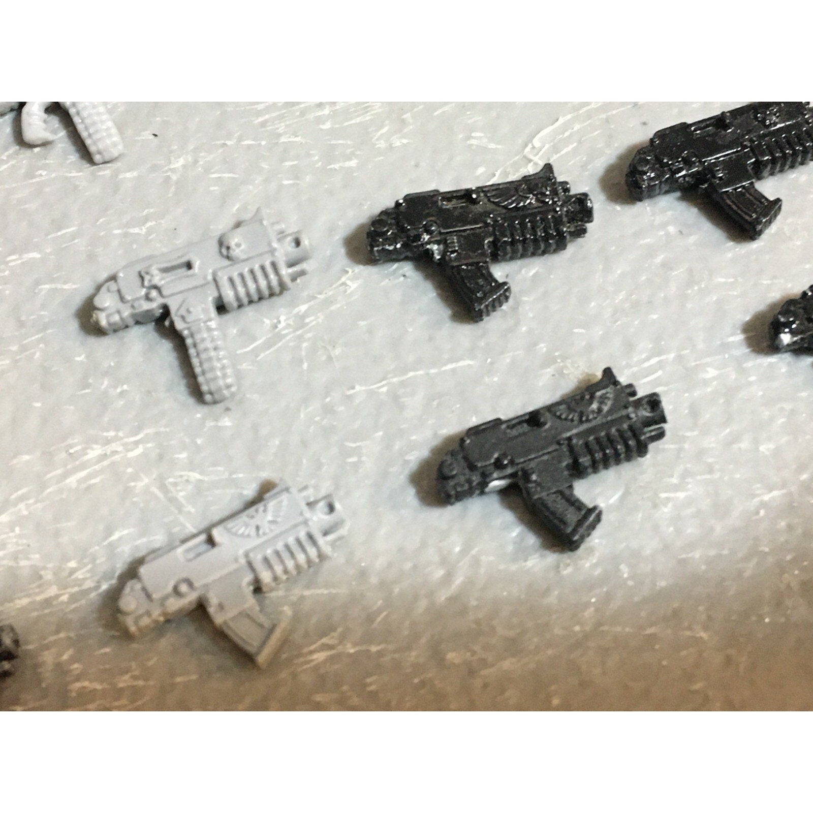 A22959 WARHAMMER 40K SPACE MARINES BITS LOT BOLTERS GAMES WORKSHOP GW