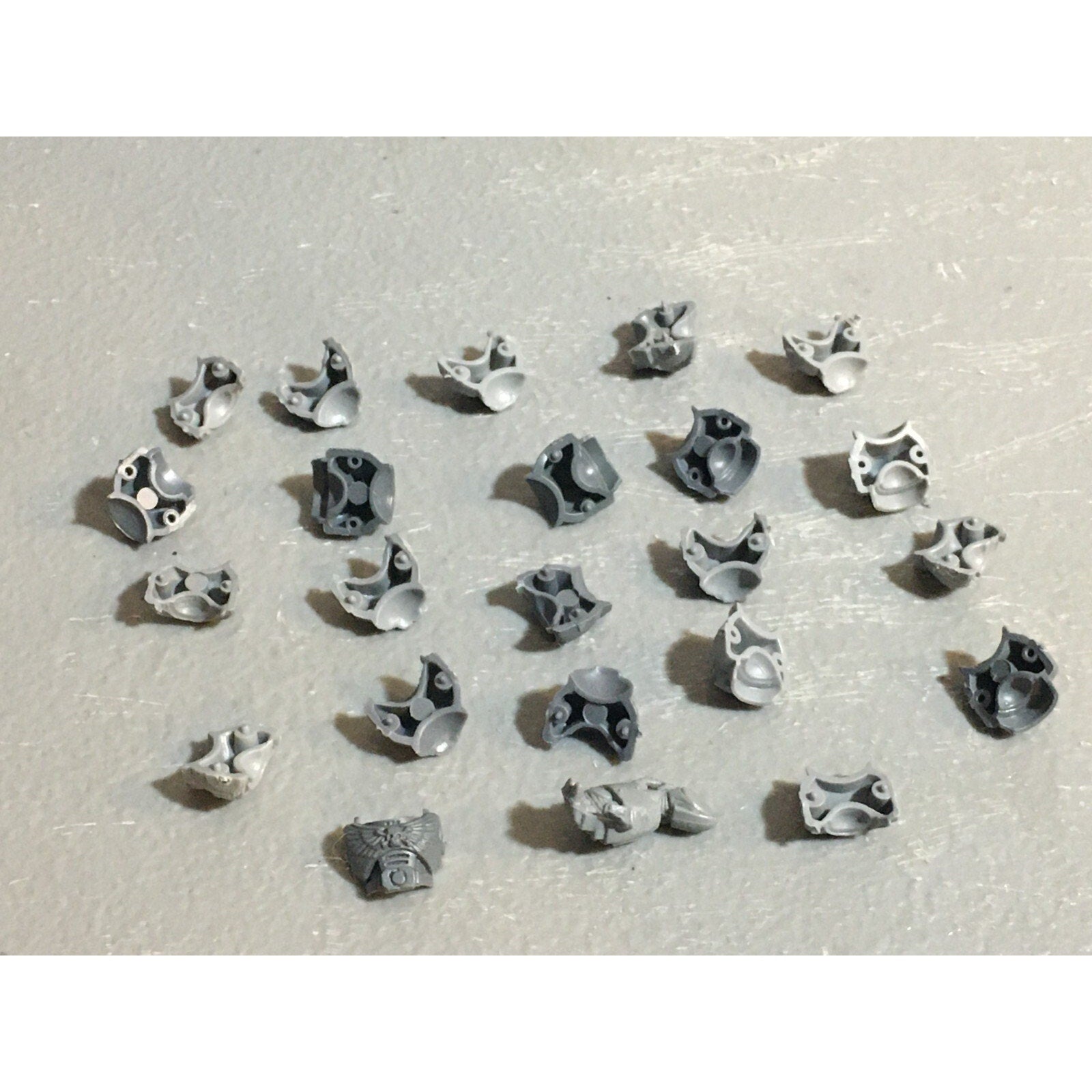 A22927 WARHAMMER 40K SPACE MARINES BITS LOT TORSOS FRONT BACK GAMES WORKSHOP GW