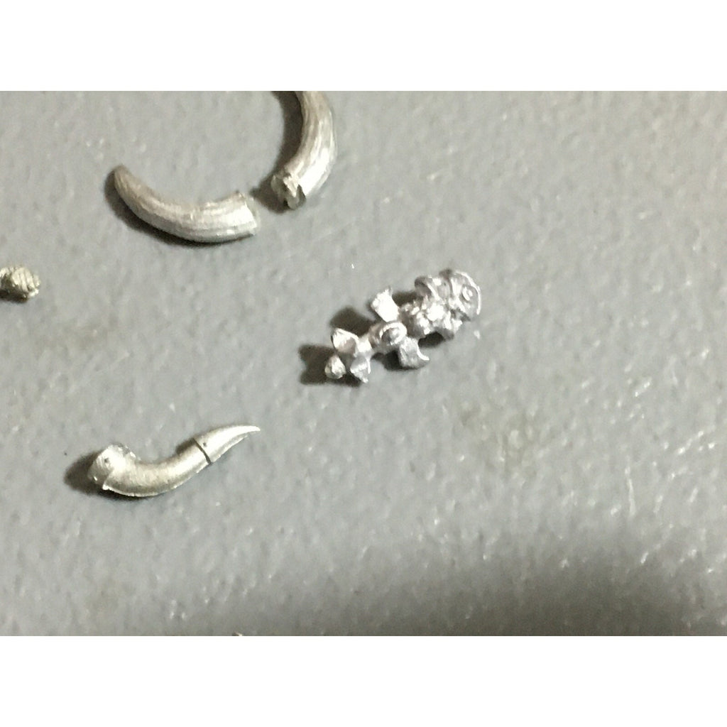 A22409 WARHAMMER FANTASY MIXED METAL BITS LOT HORNS WINGS GAMES WORKSHOP GW