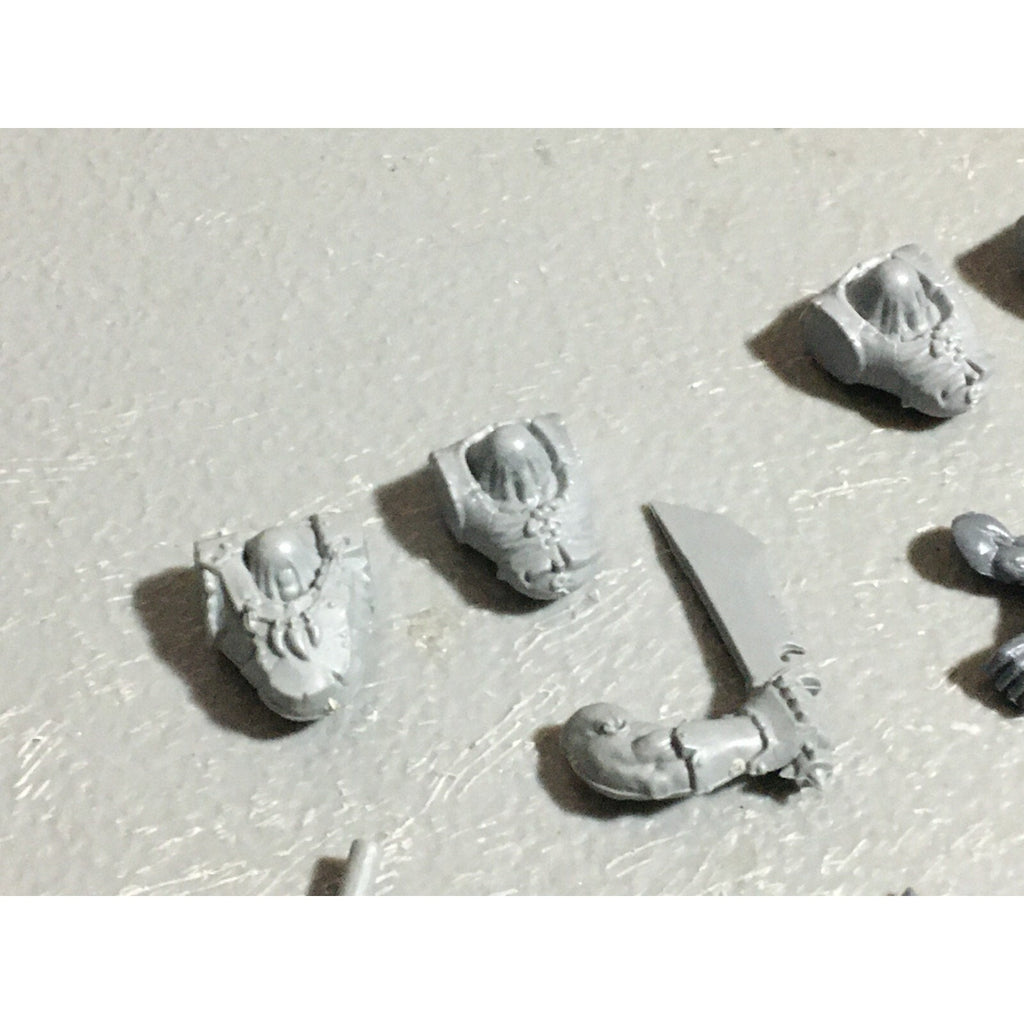 A22614 WARHAMMER FANTASY ORCS & GOBLINS BITS LOT ORC MIXED GAMES WORKSHOP GW