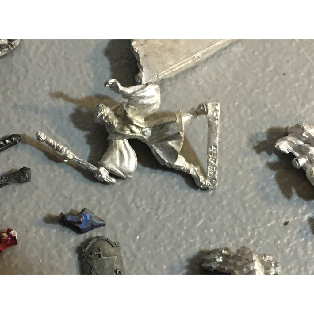 A32590 UNKNOWN MINIATURES METAL BITS LOT SKULL PILE ARM WEAPON CREATURE HEAD
