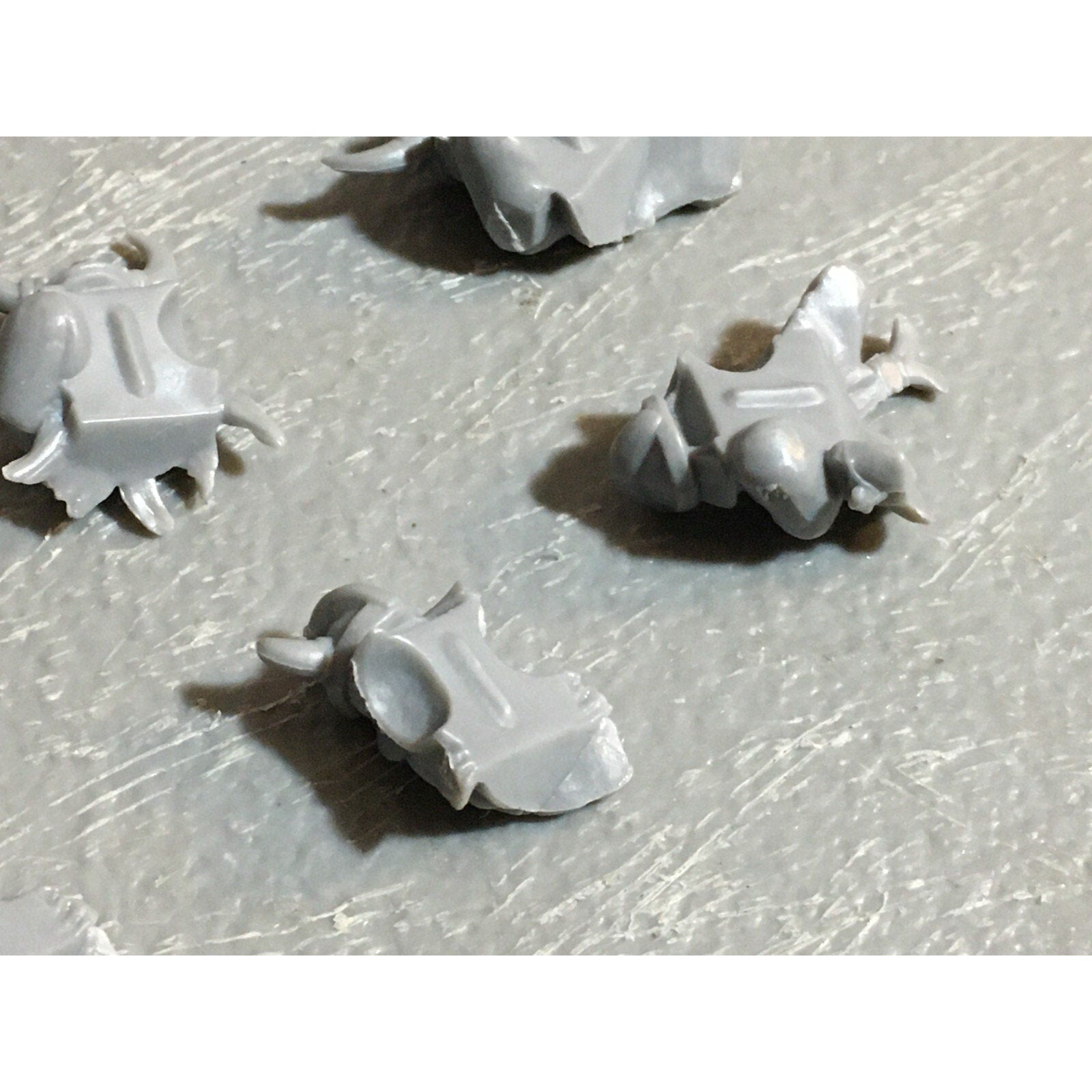 A23401 WARHAMMER FANTASY DWARFS BITS LOT WARRIORS TORSO BANNER GAMES WORKSHOP GW