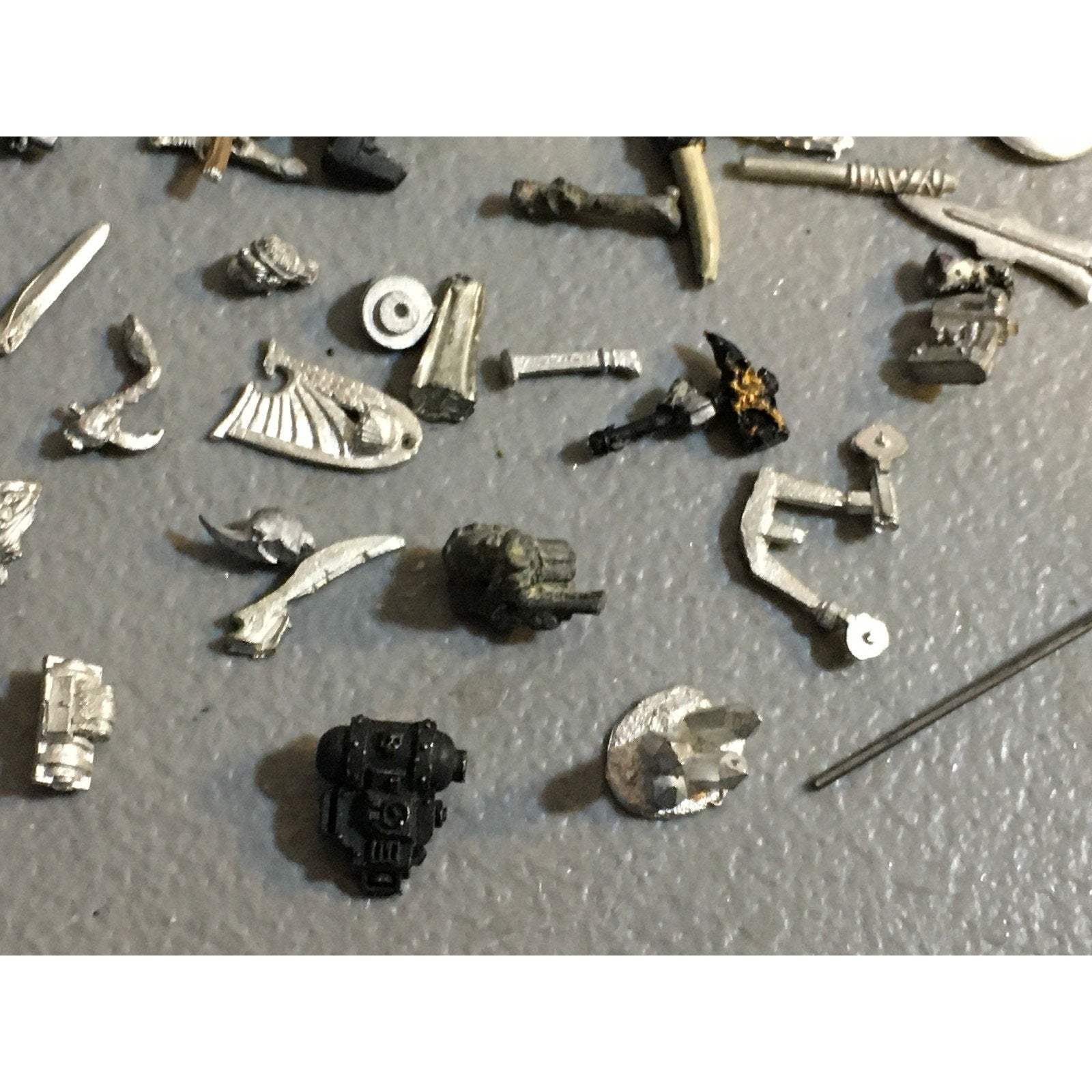 A32554 UNKNOWN MINIATURES ALL METAL BITS LOT FANTASY SCI-FI MIXED