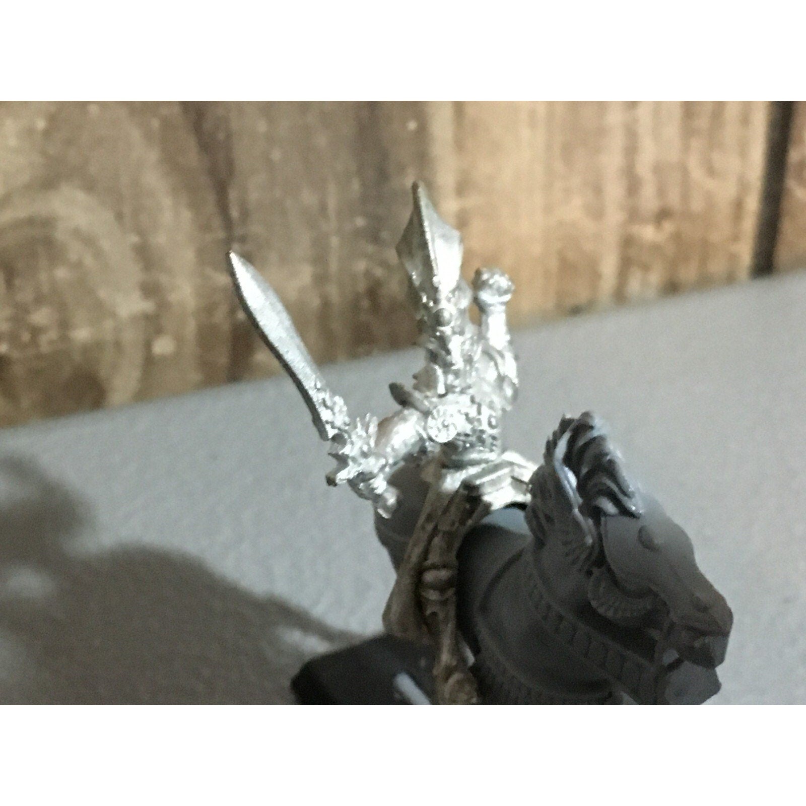 A23909 WARHAMMER FANTASY HIGH ELVES METAL MOUNTED HERO ARDATH NO SHIELD ALT HORS