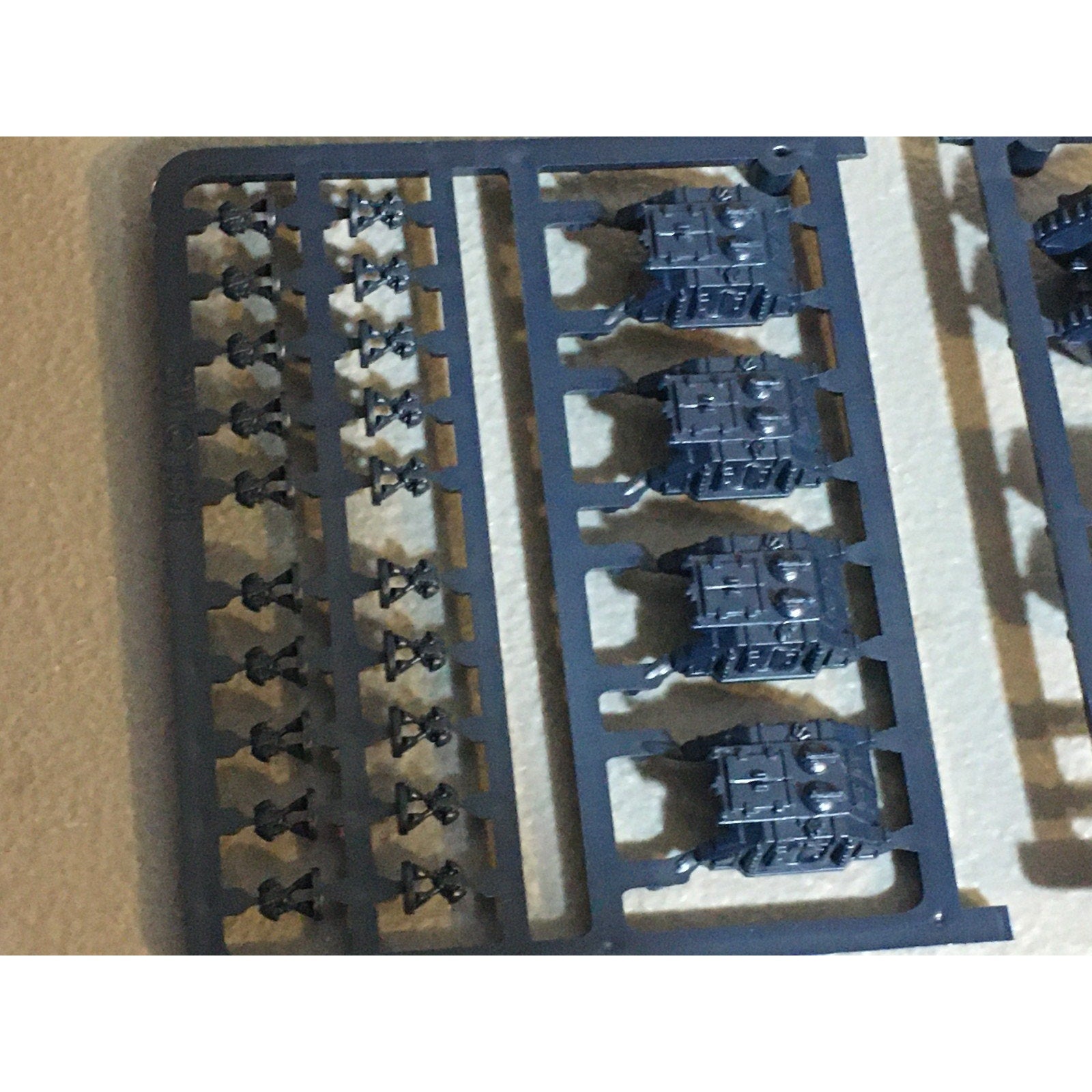 A31686 WARHAMMER EPIC 40K SPACE MARINES SPRUE LAND RAIDER RHINO TACTICAL GW