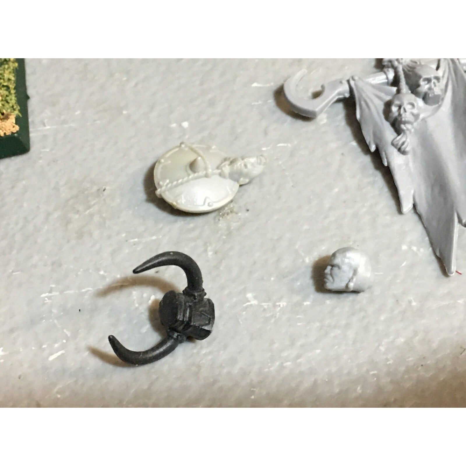 A23489 WARHAMMER FANTASY INCOMPLETE LOT CHAOS MIXED BEASTS MORTALS GW