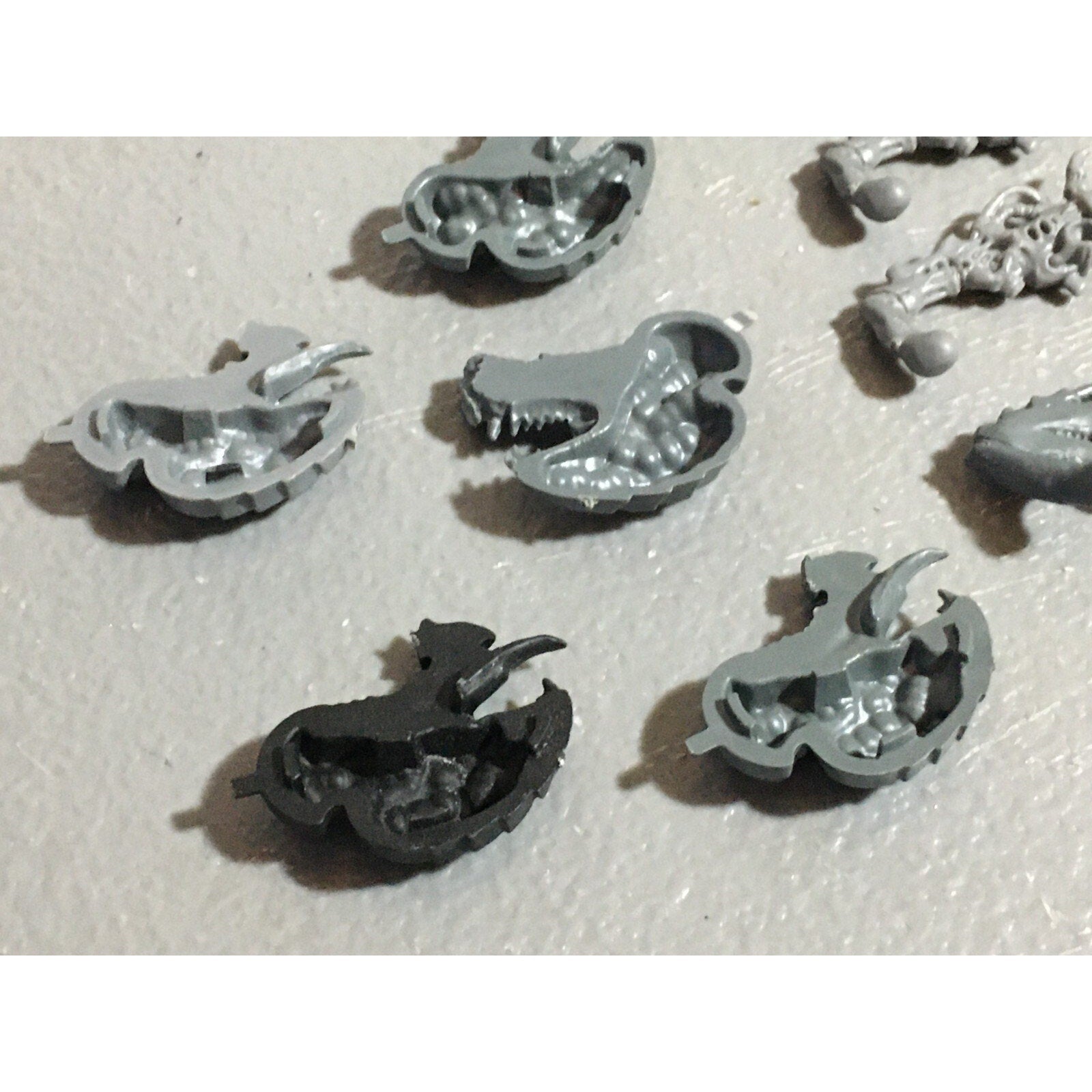 A22316 WARHAMMER 40K TYRANIDS BITS LOT MIXED GAMES WORKSHOP GW