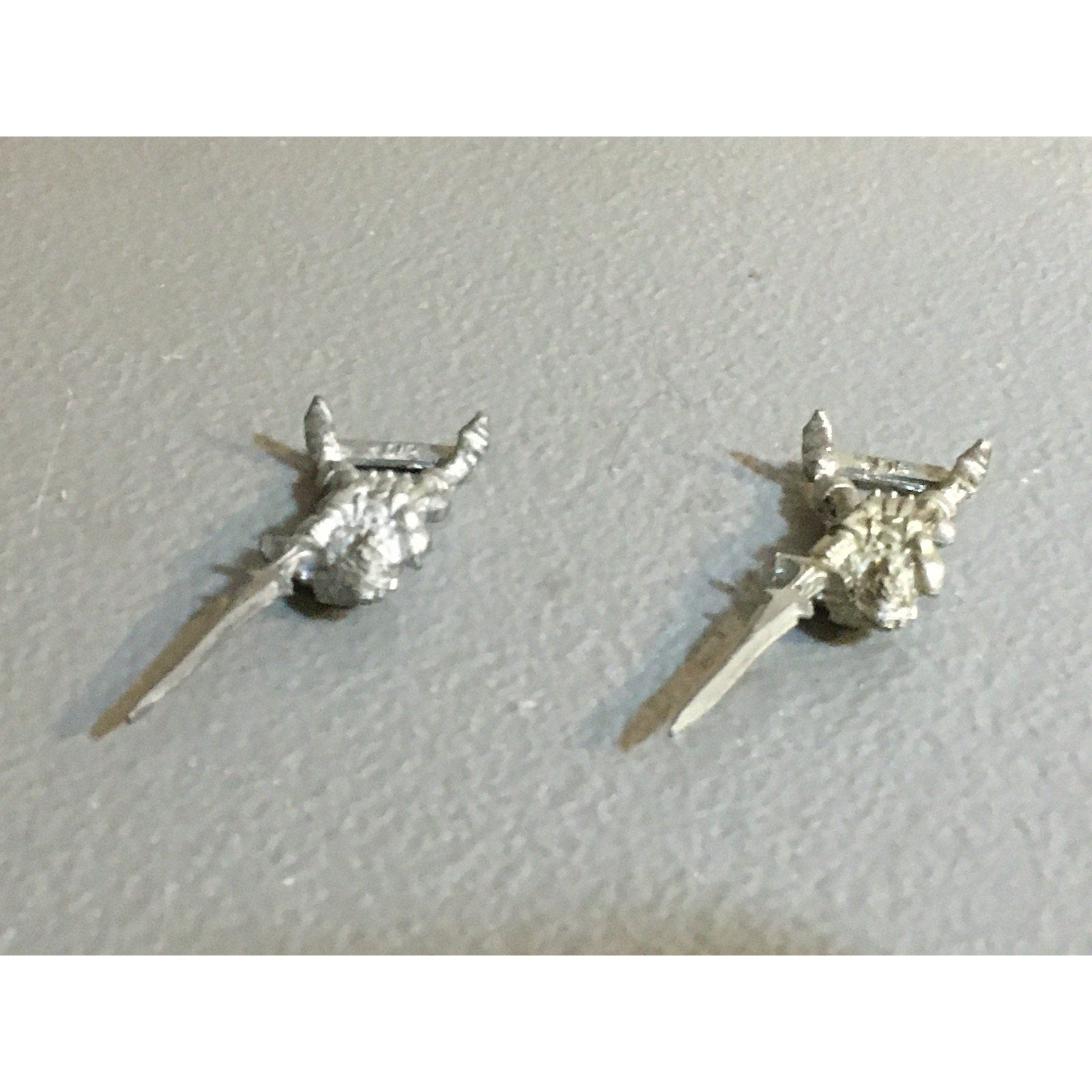 A33782 WARHAMMER CITADEL FANTASY WOOD ELVES METAL 1987 2 PK SWORD GW