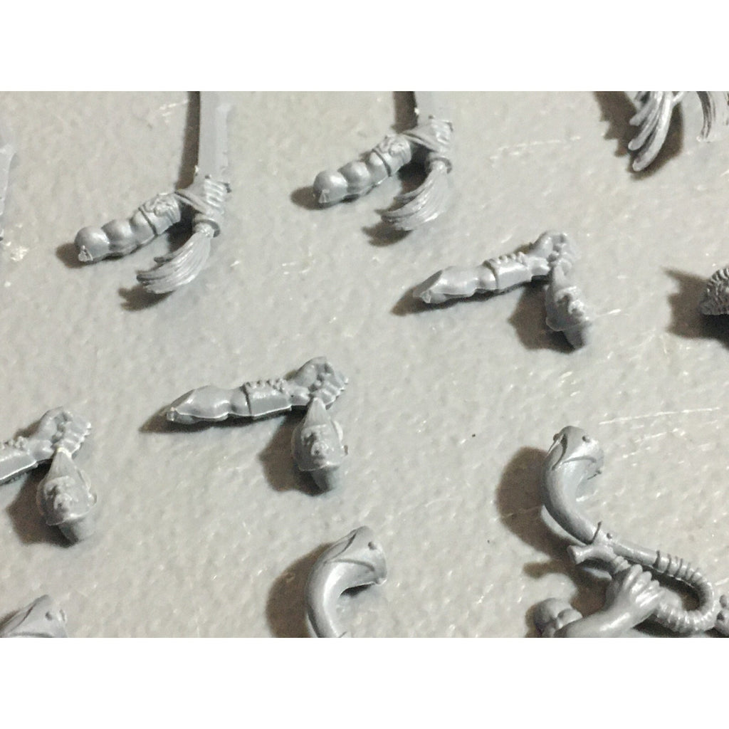A22630 WARHAMMER FANTASY ORCS & GOBLINS BITS LOT GOBLIN WOLF RIDER ARMS GW
