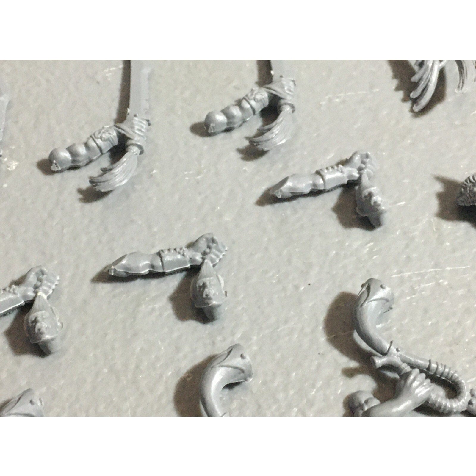 A22630 WARHAMMER FANTASY ORCS & GOBLINS BITS LOT GOBLIN WOLF RIDER ARMS GW