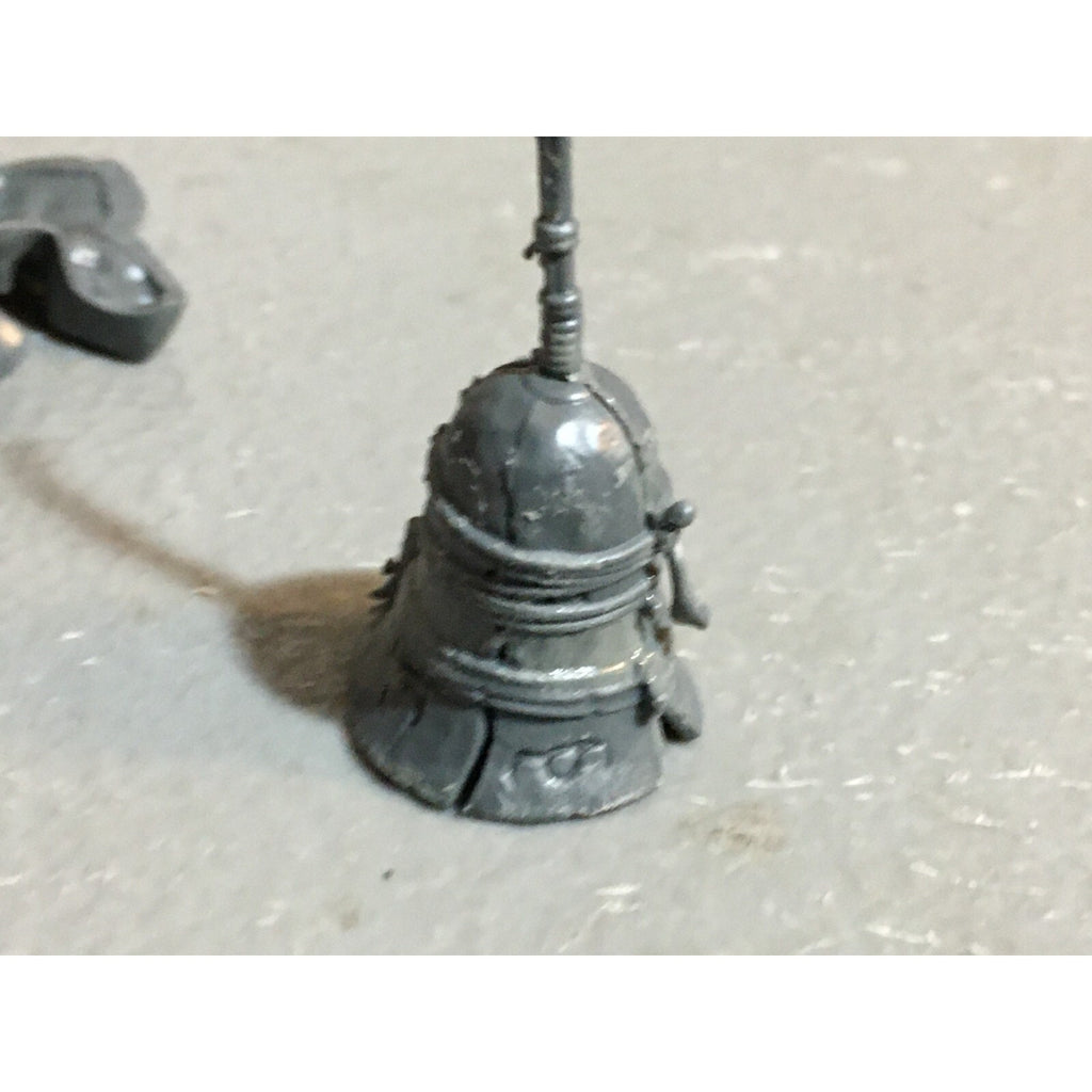 A23220 WARHAMMER FANTASY CHAOS BEASTMEN BITS LOT CYGOR BROKEN BELL STATUE GW