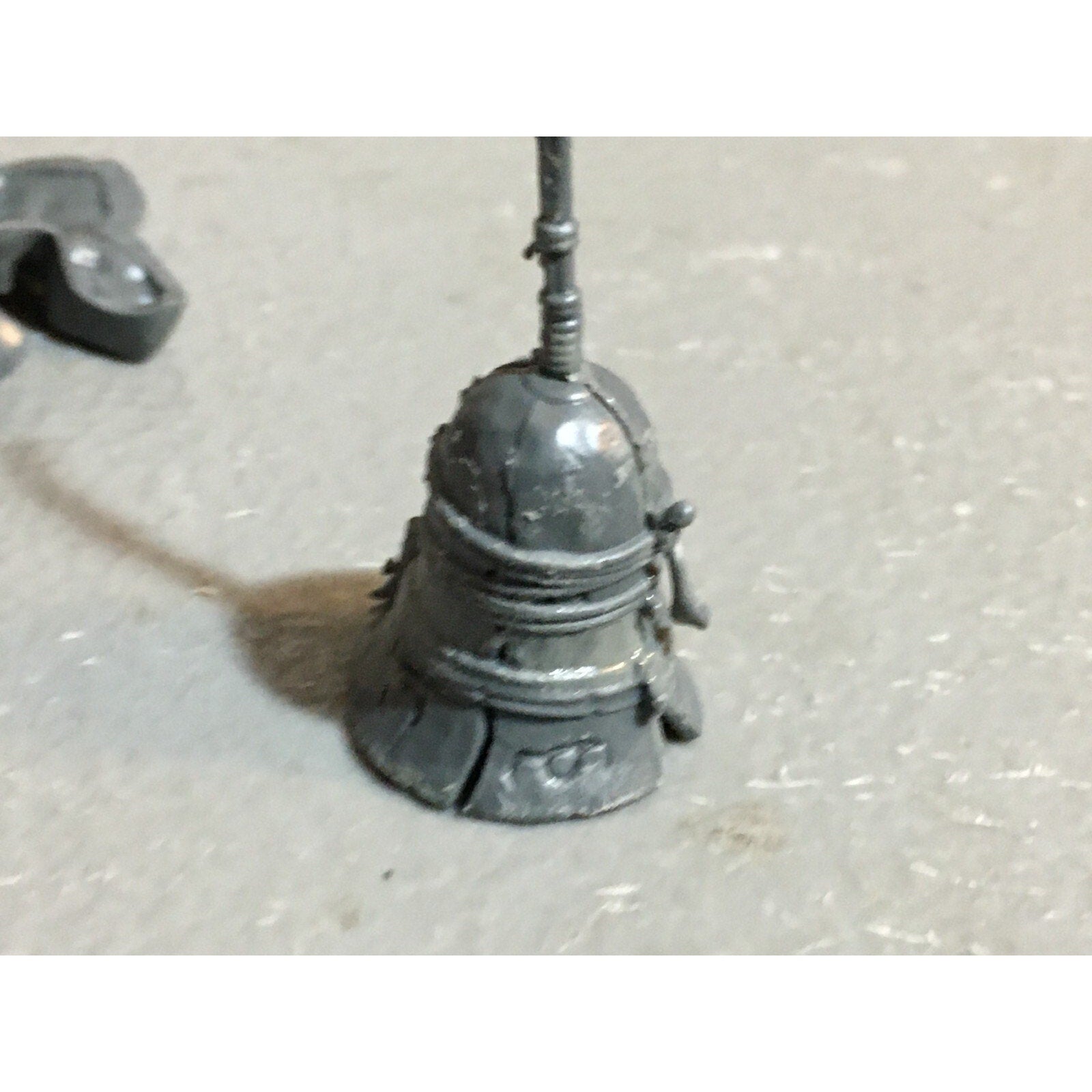 A23220 WARHAMMER FANTASY CHAOS BEASTMEN BITS LOT CYGOR BROKEN BELL STATUE GW