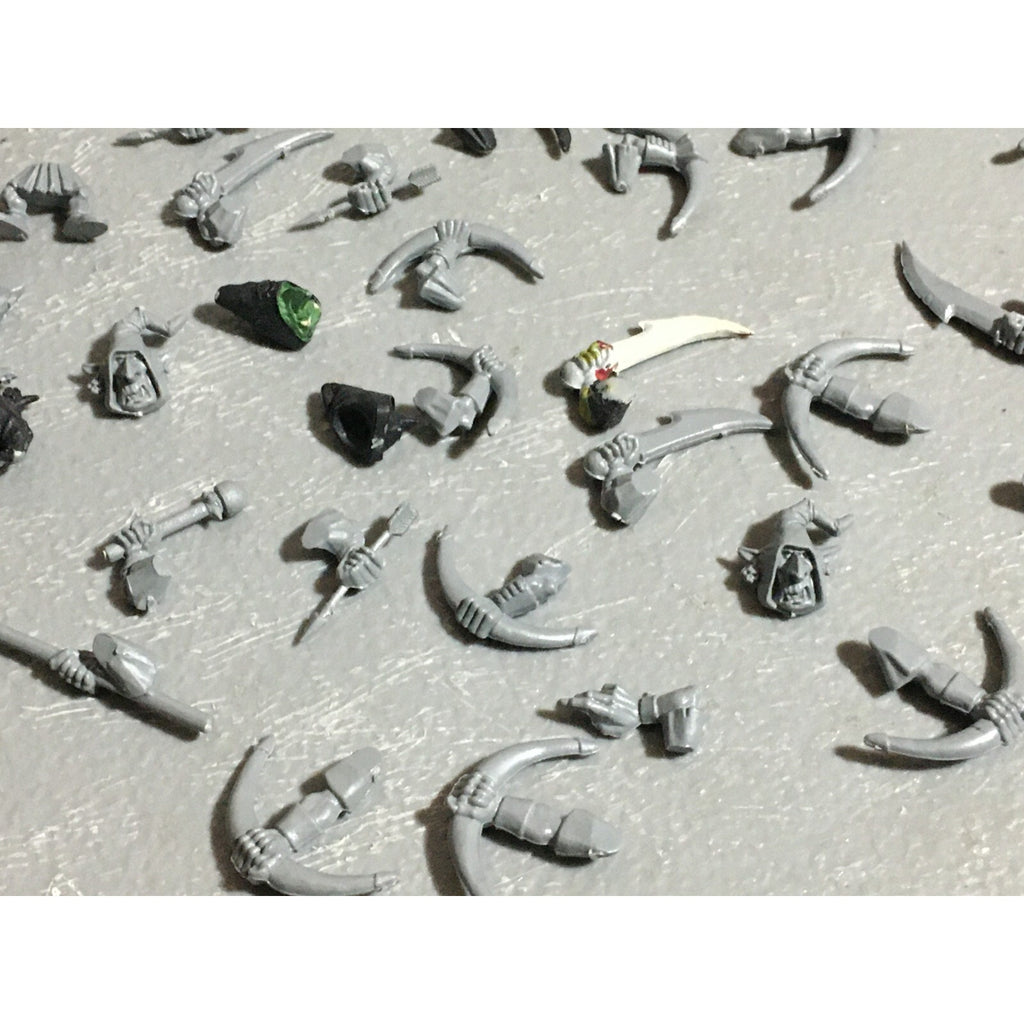 A22618 WARHAMMER FANTASY ORCS & GOBLINS BITS LOT NIGHT GOBLIN MIXED GW