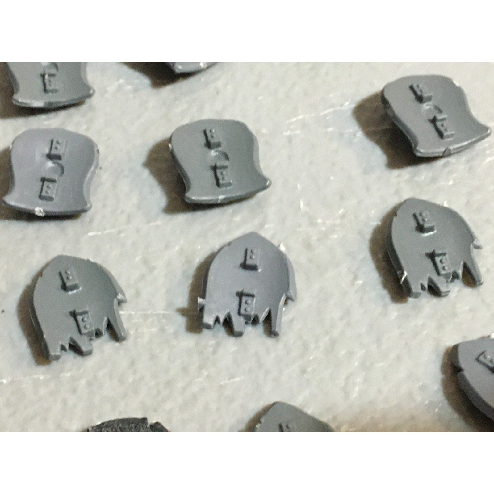A23407 WARHAMMER FANTASY VAMPIRE COUNTS UNDEAD BITS LOT SHIELDS GAMES WORKSHOP