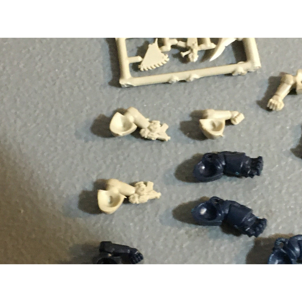 A30752 WARHAMMER 40K SPACE MARINES RTB01 BITS LOT ROGUE TRADER ARMS BLADE GW