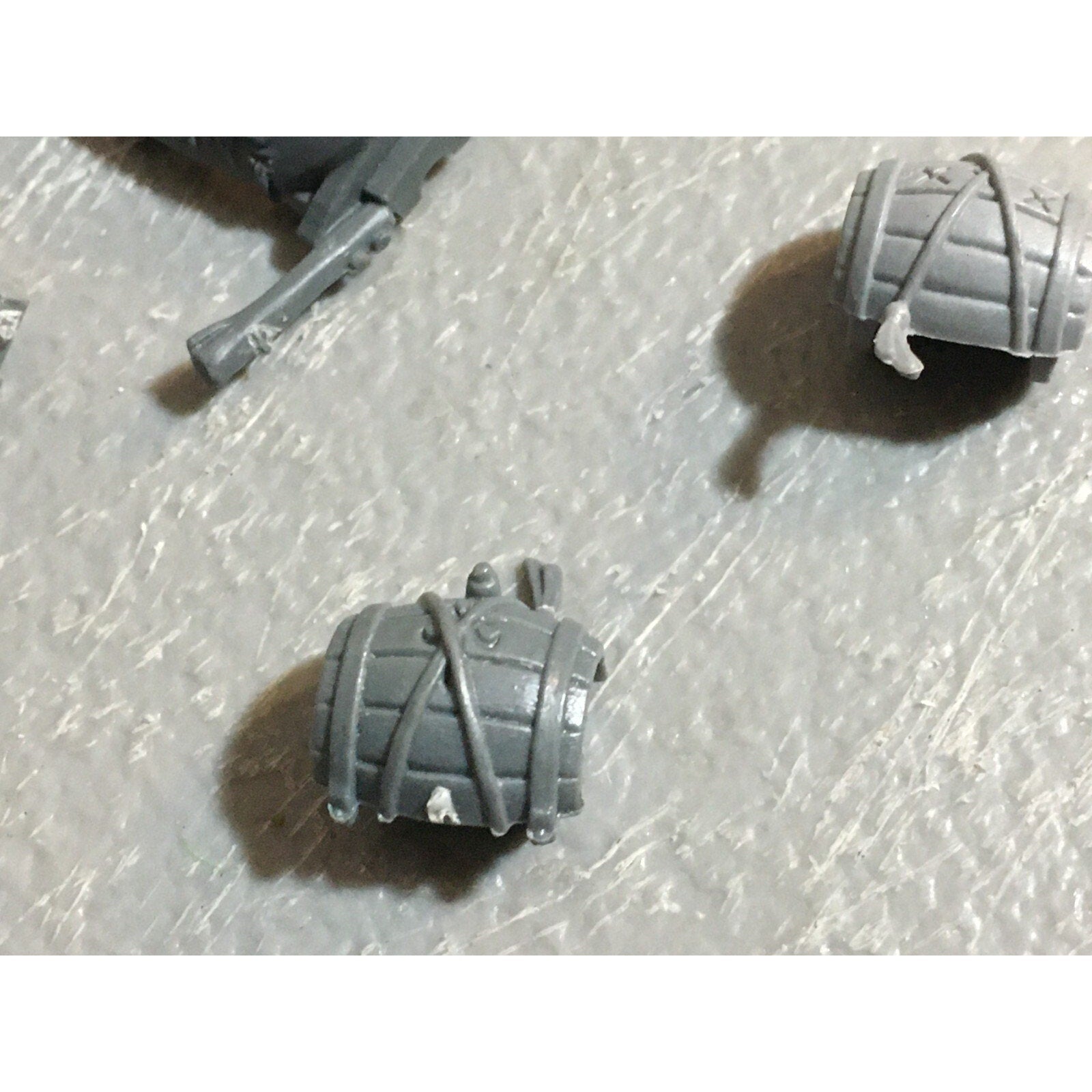 A23432 WARHAMMER FANTASY OGRE KINGDOMS BITS LOT MIXED HEADS PLATES GW