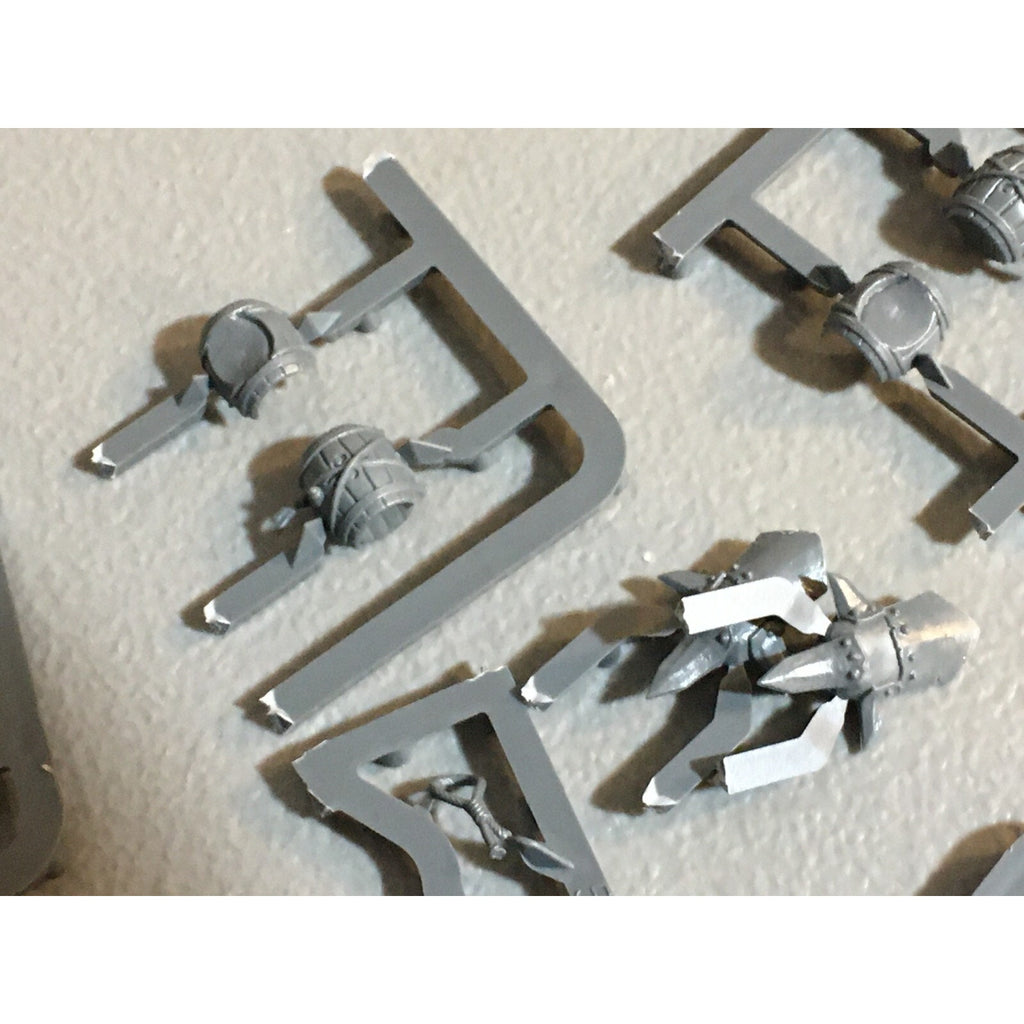 A23589 WARHAMMER AOS FANTASY OGRE KINGDOMS MAWTRIBES BITS ON SPRUE LOT ARMS EXTR