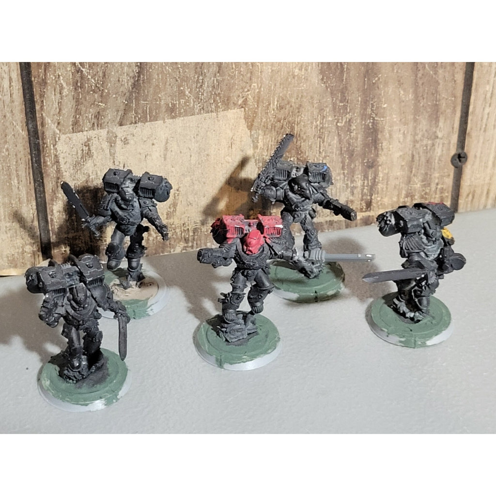 A18689 WARHAMMER 40K SPACE MARINES FINECAST VANGUARD VETERANS 5 PK