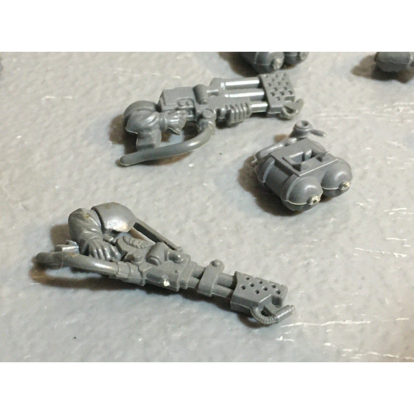 A17851 WARHAMMER 40K ASTRA IG GUARD TANK COMMANDER & SPECIAL WEAPONS BITS LOT
