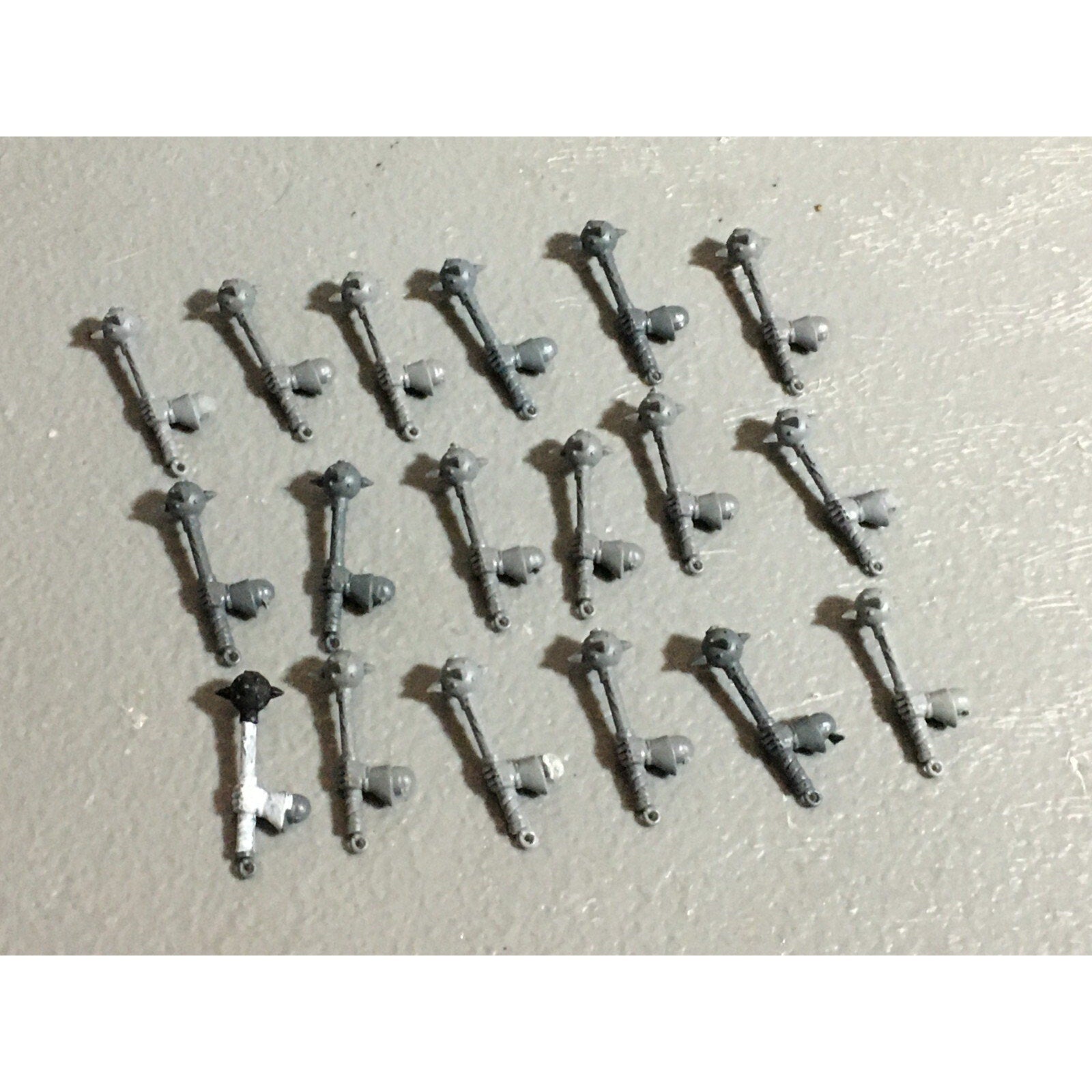 A22217 WARHAMMER FANTASY CHAOS MORTALS BITS LOT MACE HANDS GAMES WORKSHOP