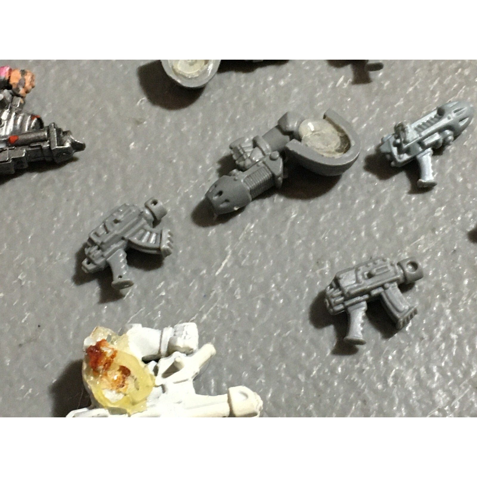 A22366 WARHAMMER 40K BITS LOT ROGUE TRADER SPACE MARINES PLASMA PISTOL MISSILE