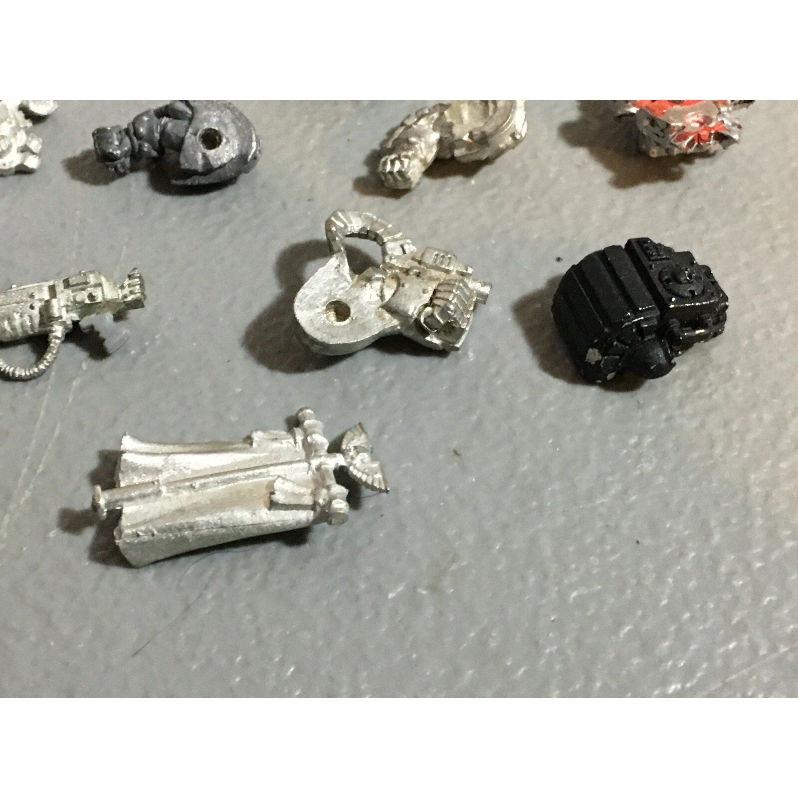 A20128 WARHAMMER 40K SPACE MARINES METAL ARM BITS LOT GAMES WORKSHOP