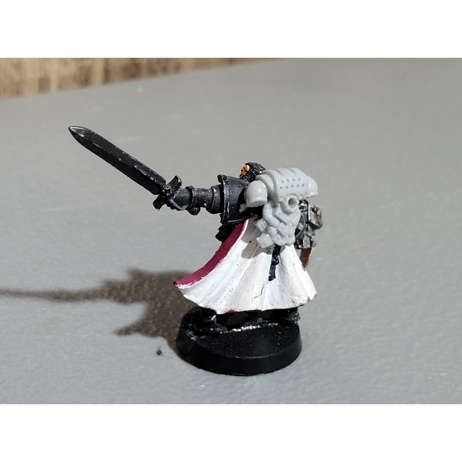 A19041 WARHAMMER 40K SPACE MARINES METAL CAPTAIN POWER SWORD STORM BOLTER