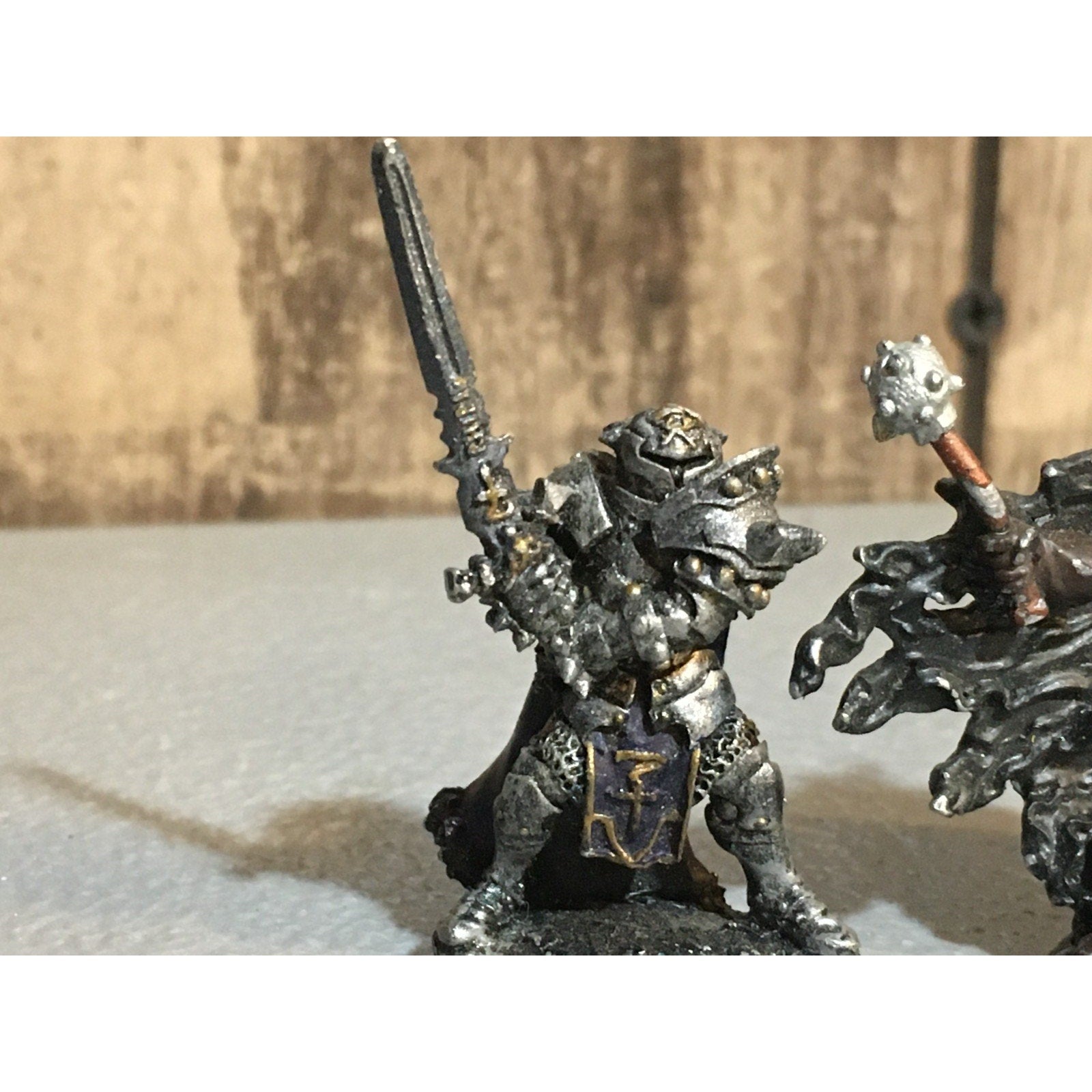 A24859 UNBRANDED METAL TABLETOP OLD OOP D&D FANTASY KNIGHTS SWORDSMEN MINIATURES