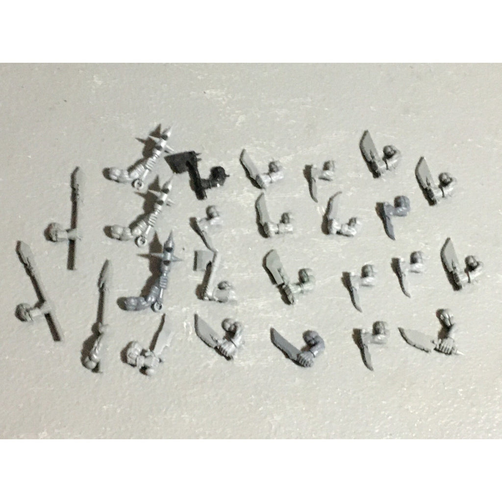 A22612 WARHAMMER FANTASY ORCS & GOBLINS BITS LOT ORC BOYZ HAND WEAPONS & SPEARS