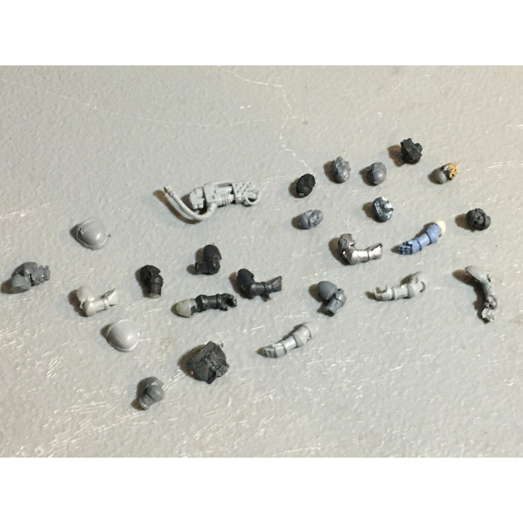 A23463 WARHAMMER 40K SPACE MARINES BITS LOT ARMS HEADS GAMES WORKSHOP GW