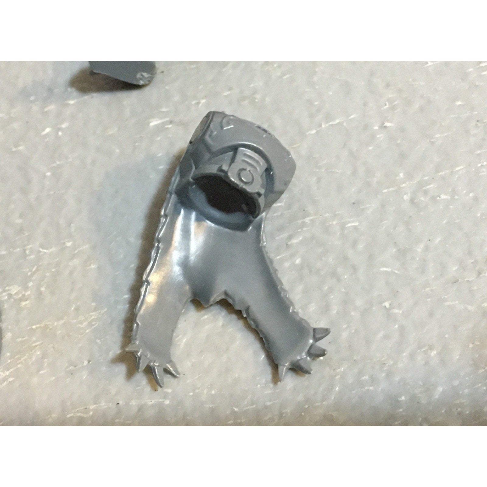A33578 WARHAMMER 40K SPACE MARINES WOLVES BITS LOT HEAD ARM TORSO GW